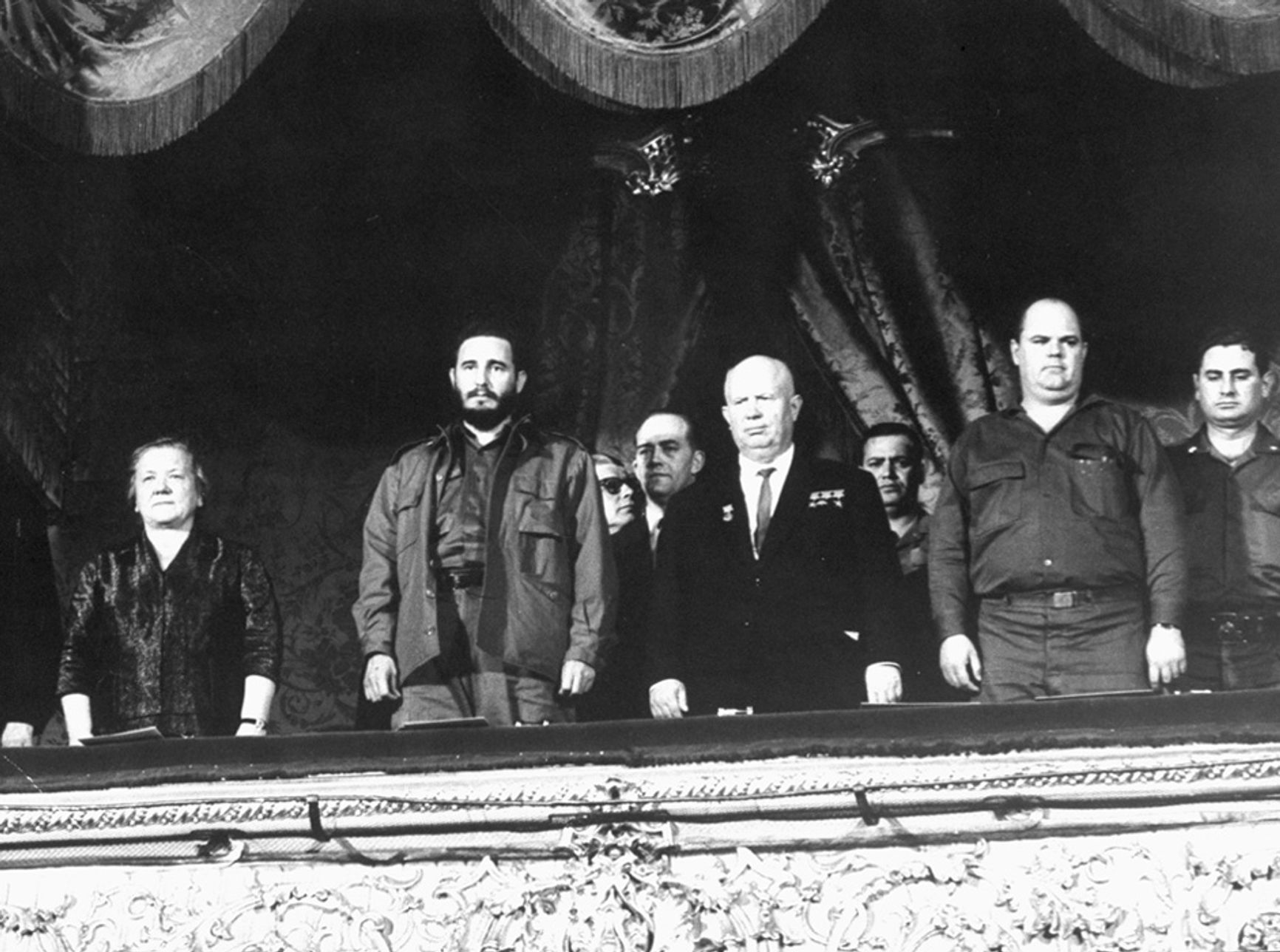 Фидель Кастро, Никита Хрущёв и Эмилио Арагонес Наварро в центральной ложе Большого театра