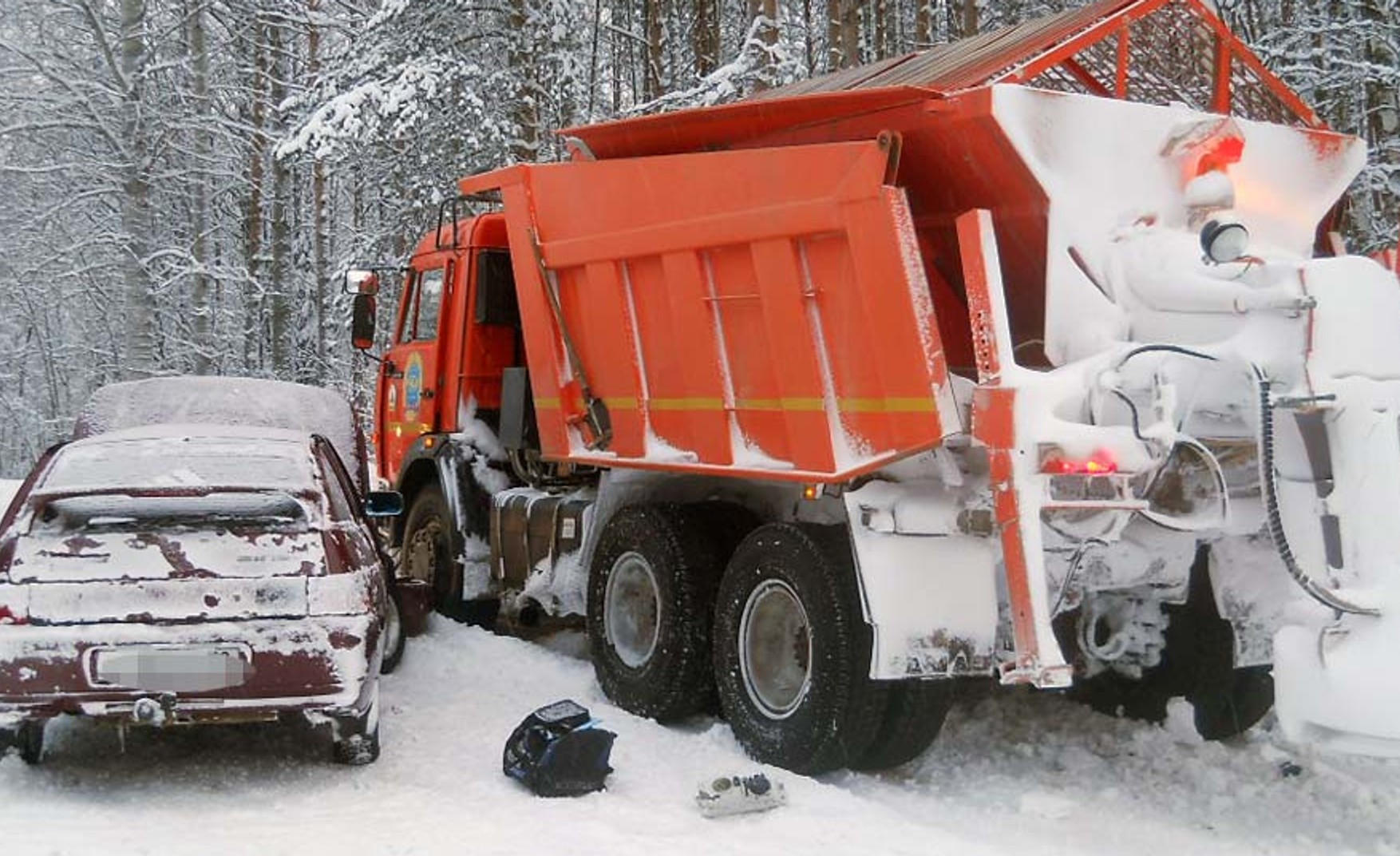 Во Владимирской области избили водителя снегоуборочной машины за то .