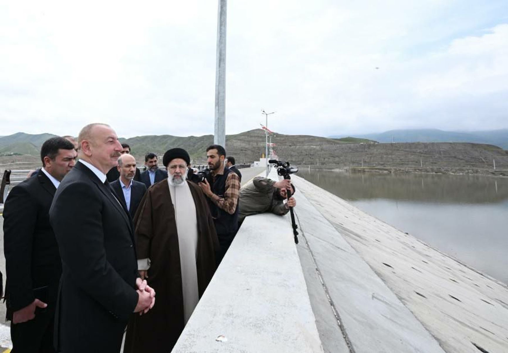Ибрахим Раиси и Ильхам Алиев на открытии плотины Гыз-Каласы на ирано-азербайджанской границе