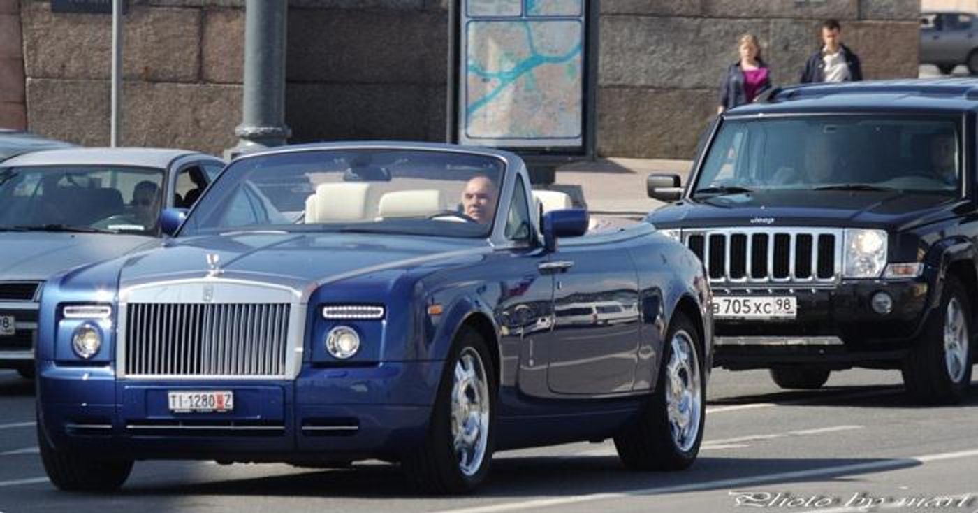Crime boss of the Tambovskaya gang Sergei Vasilyev at the wheel of a Rolls-Royce