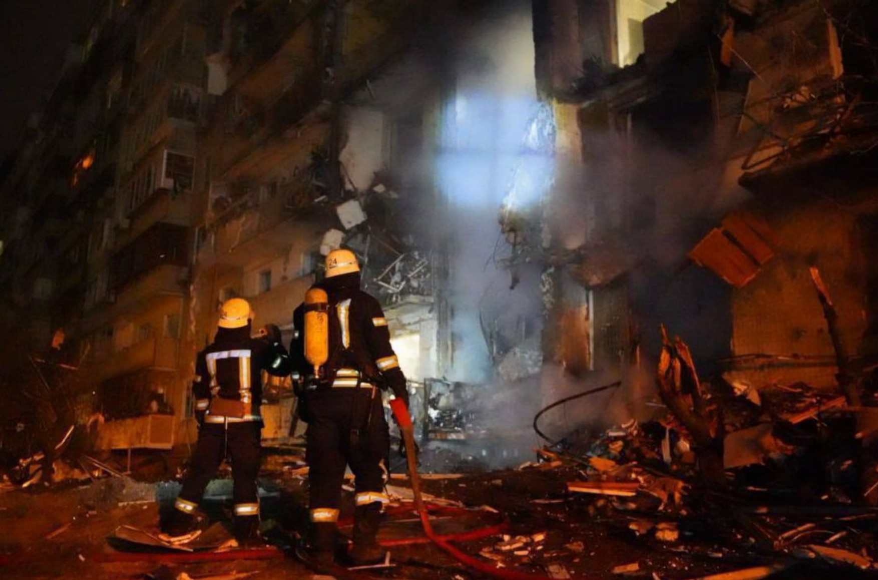 Нападение ночью. Взорванный дом в Киеве. Взрывы жилых домов в России. Взрыв жилого дома в Киеве.