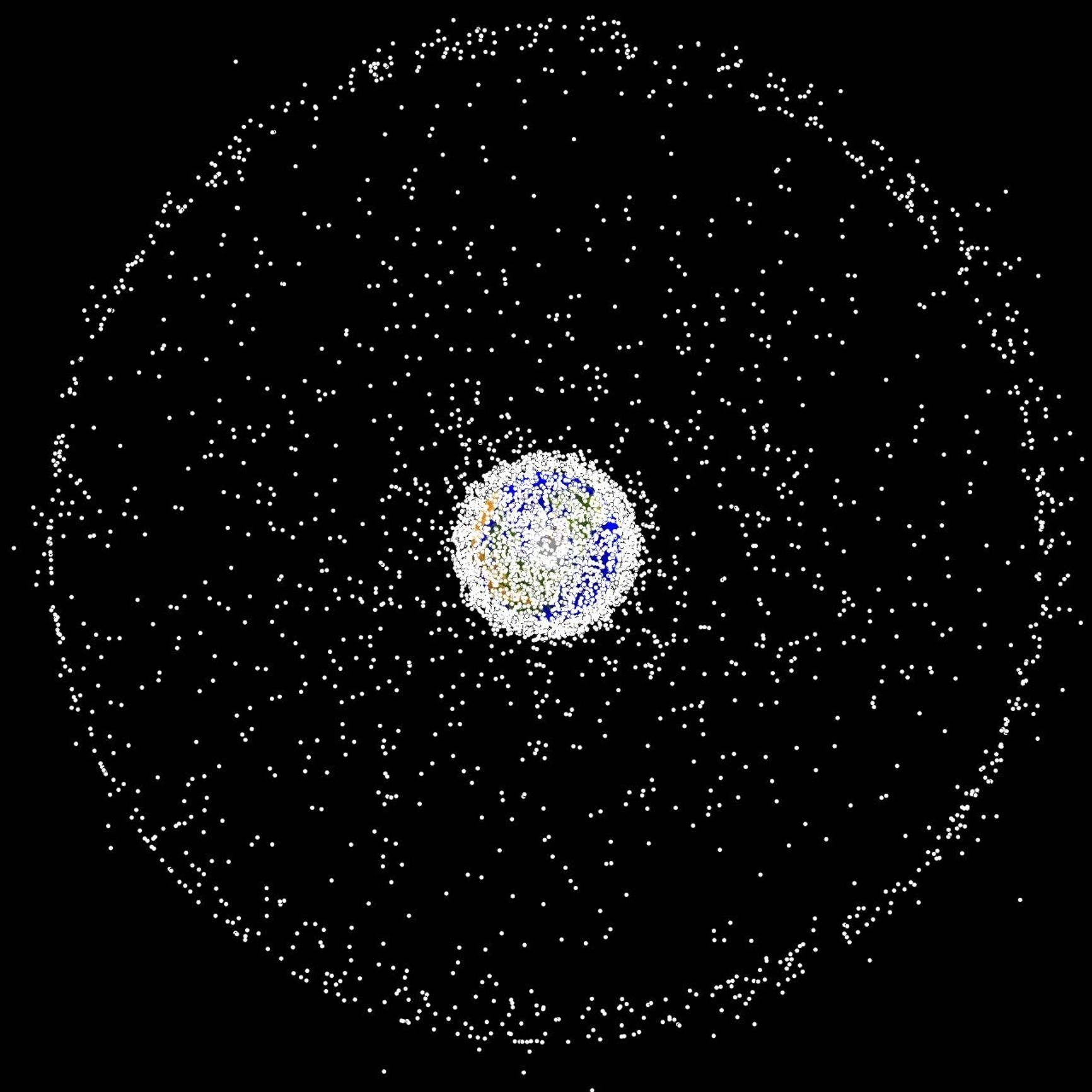 Облако объектов в центре — это объекты на низкой околоземной орбите, кольцо на краю — объекты на геостационарной орбите.