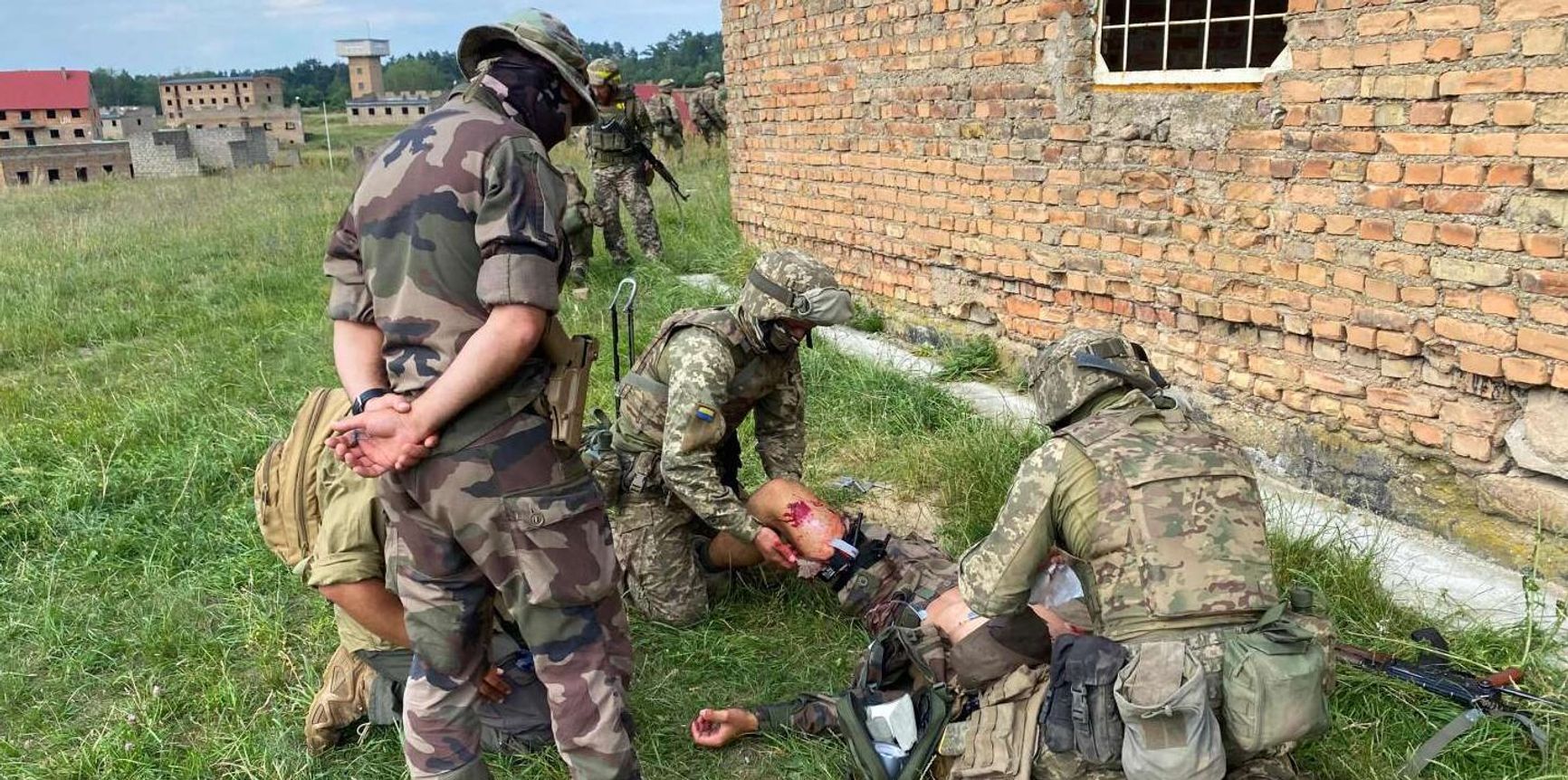 French instructors train Ukrainian soldiers, July 10, 2023