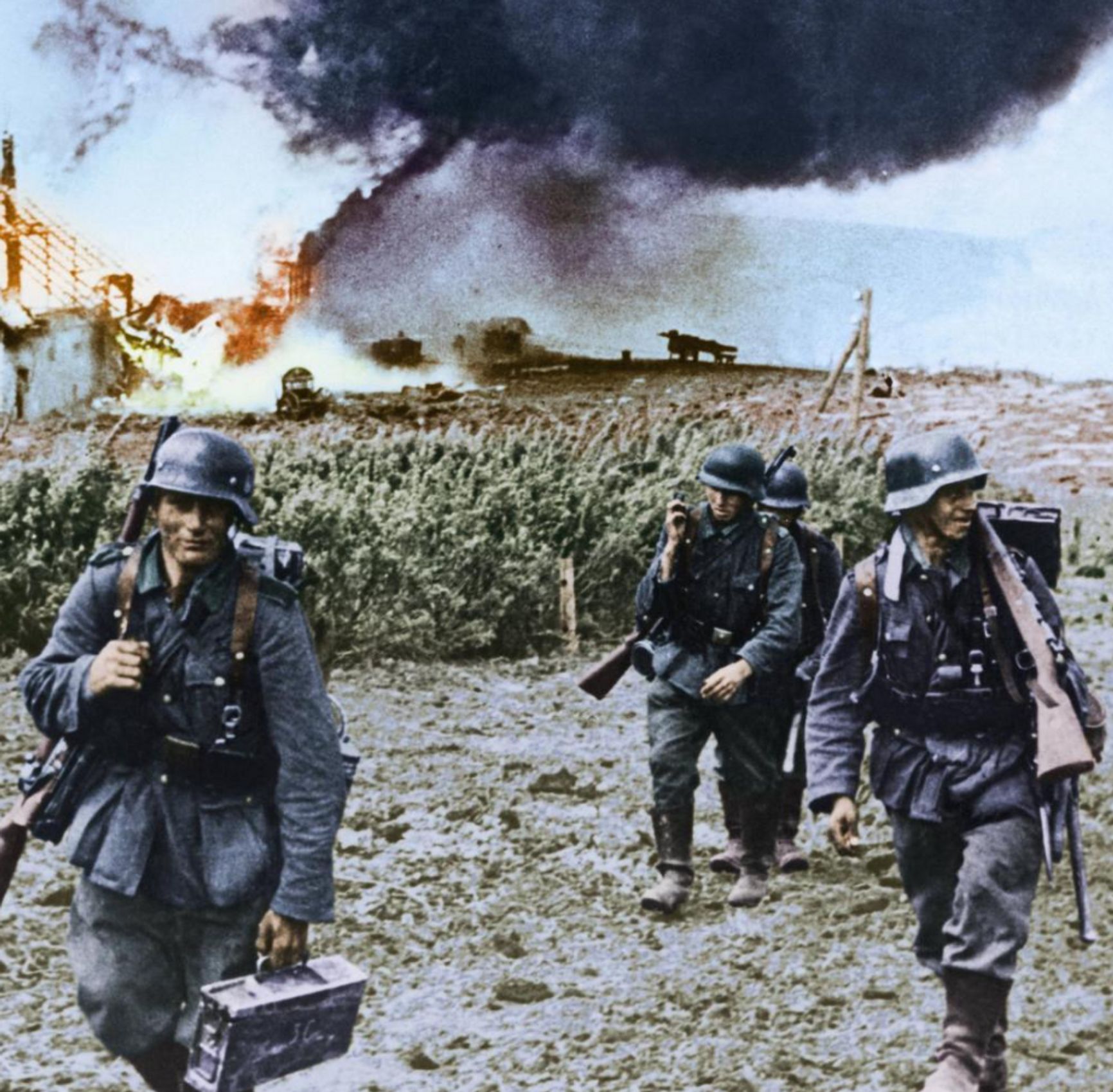 Немецкие солдаты в окрестностях Харькова, 1942 год
