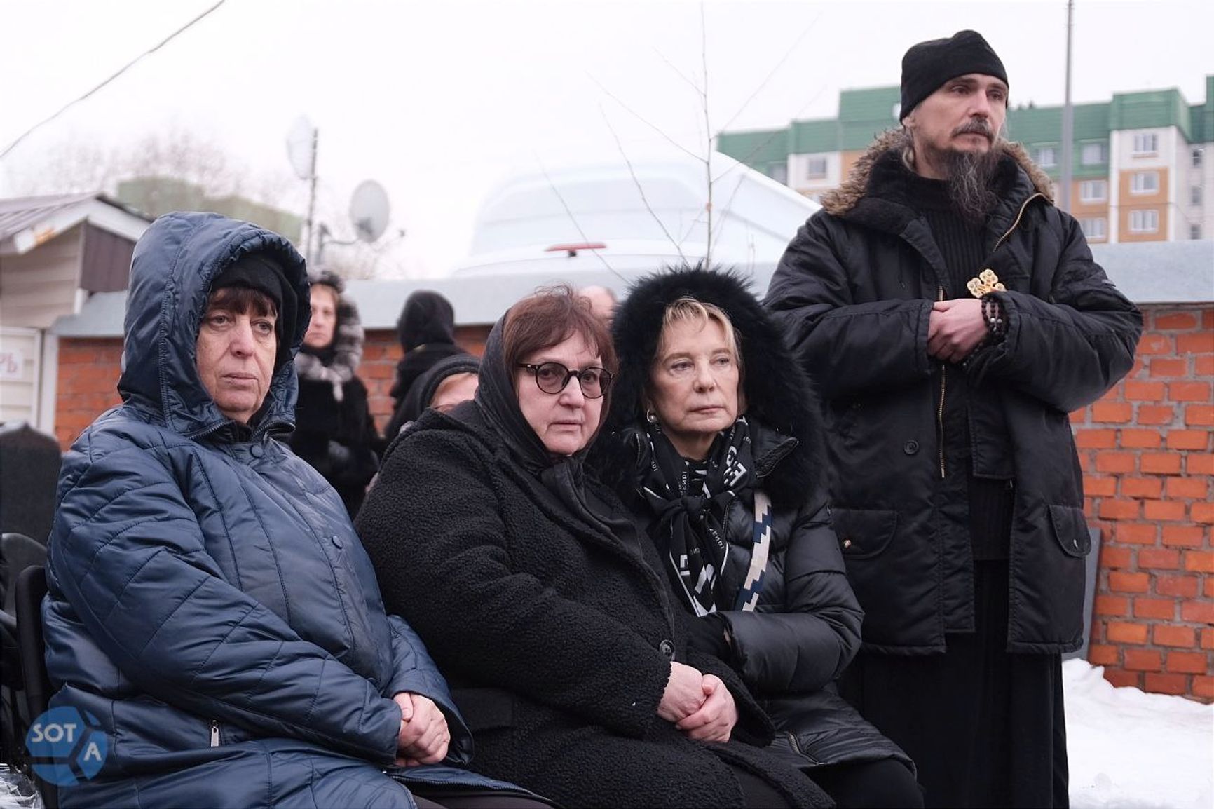 Людмила Навальная у могилы сына