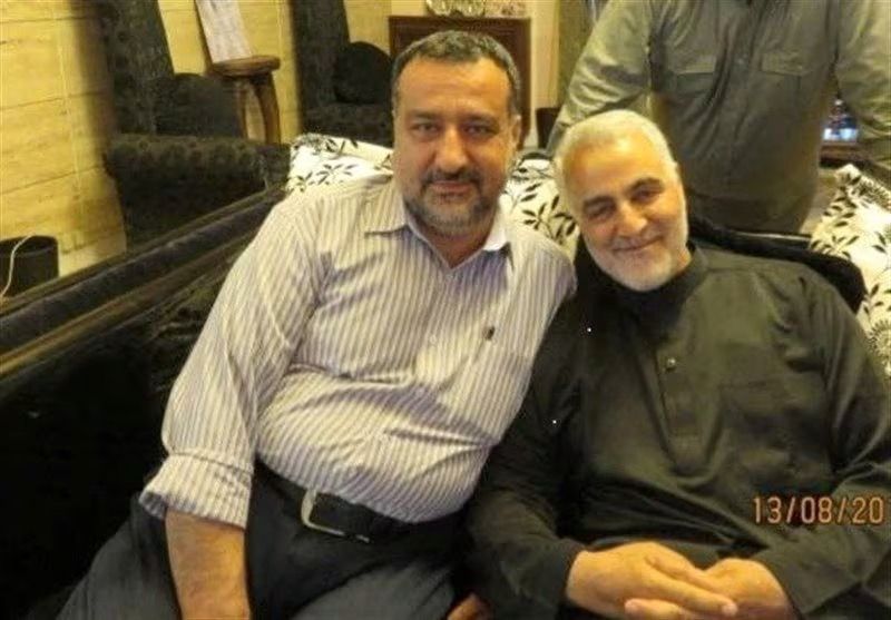 Старший военный советник КСИР Сейед Рази Мусави (слева) и командующий спецподразделением «Аль-Кудс» генерал Касем Сулеймани