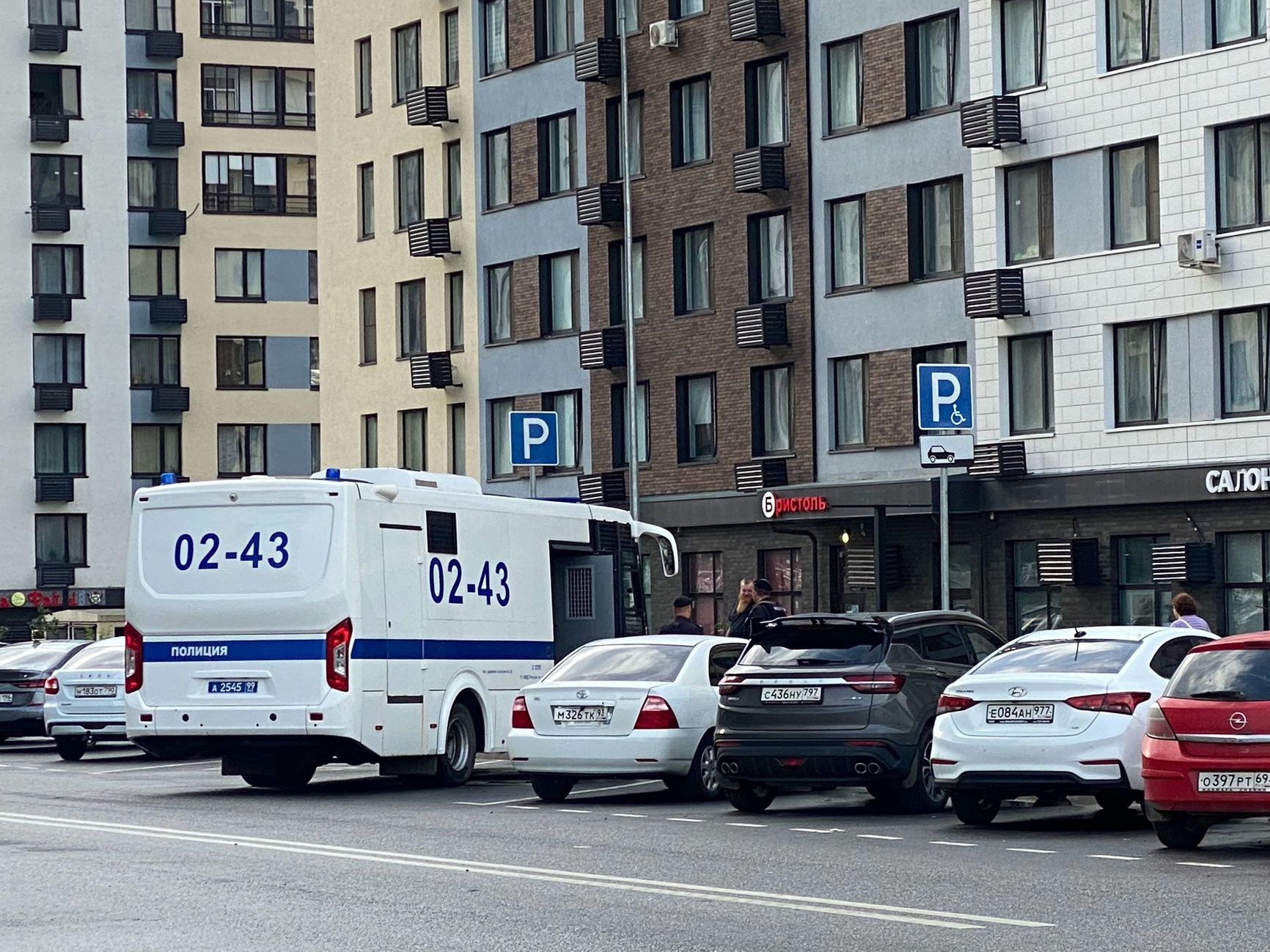 A police van in the Ispanskiye Kvartaly apartment complex, New Moscow