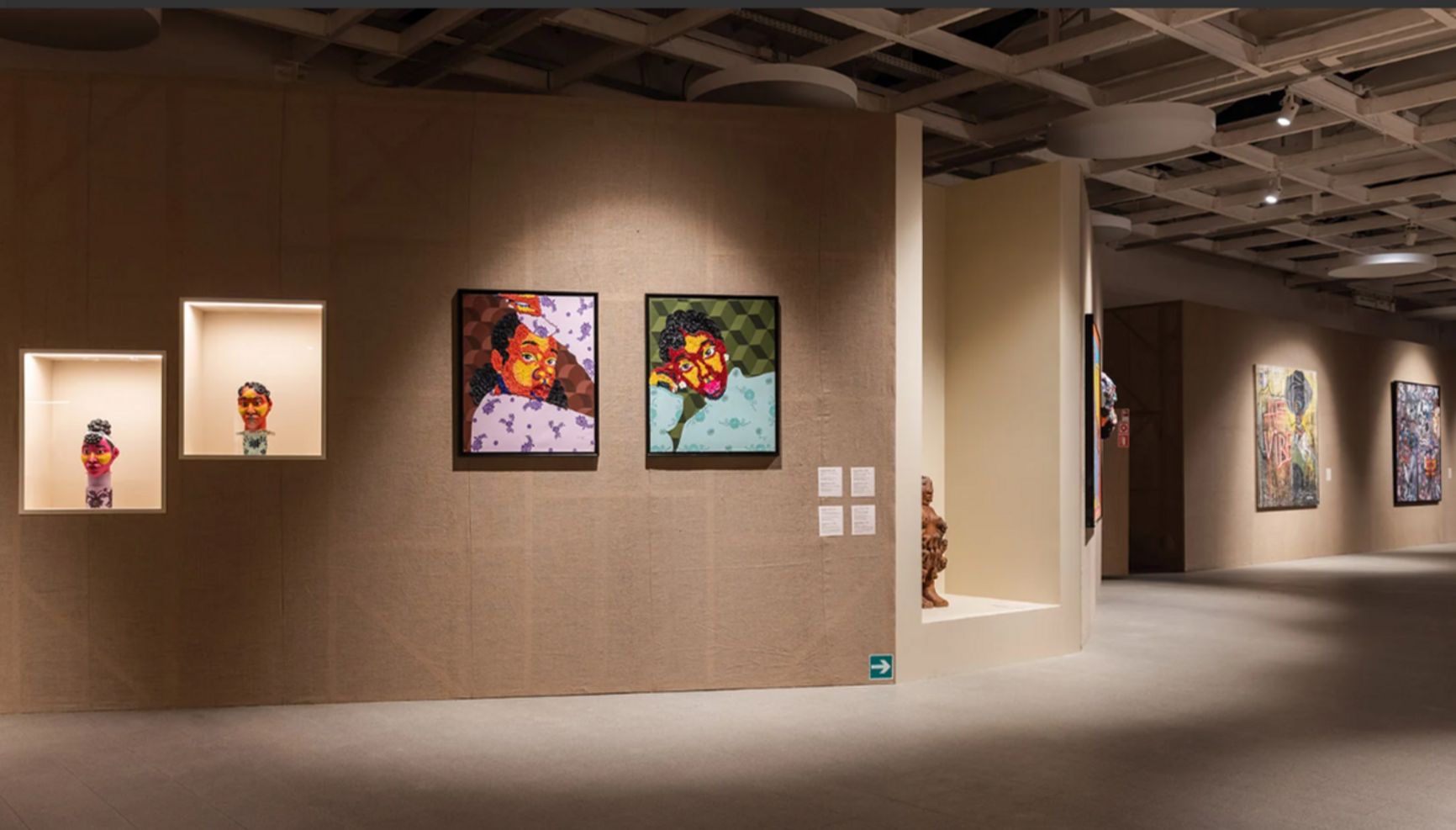 Выставка «Перевернутое сафари» в Манеже 