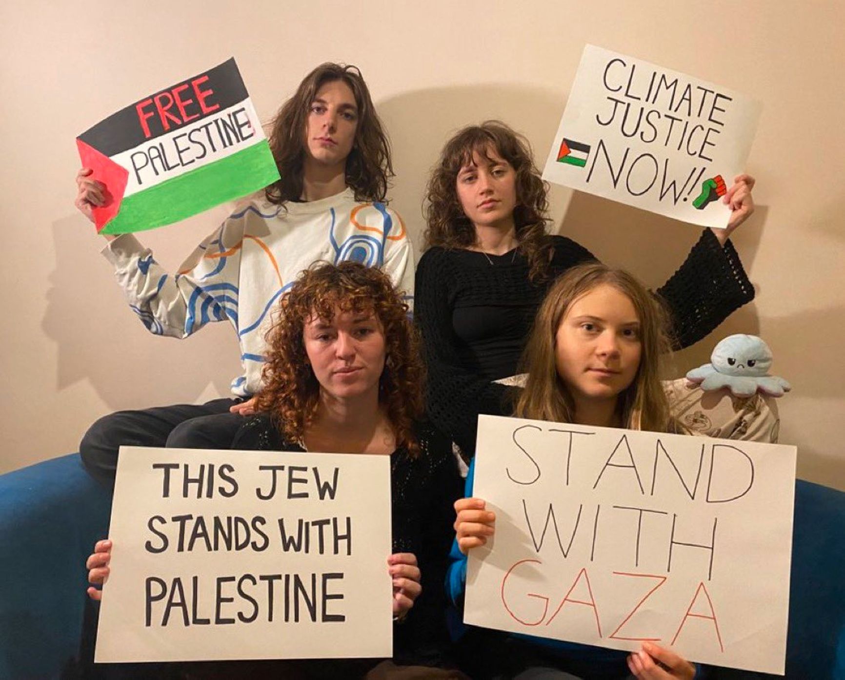 Greta Thunberg deleted the photo with the blue octopus, which she posted on social media in support of Palestine