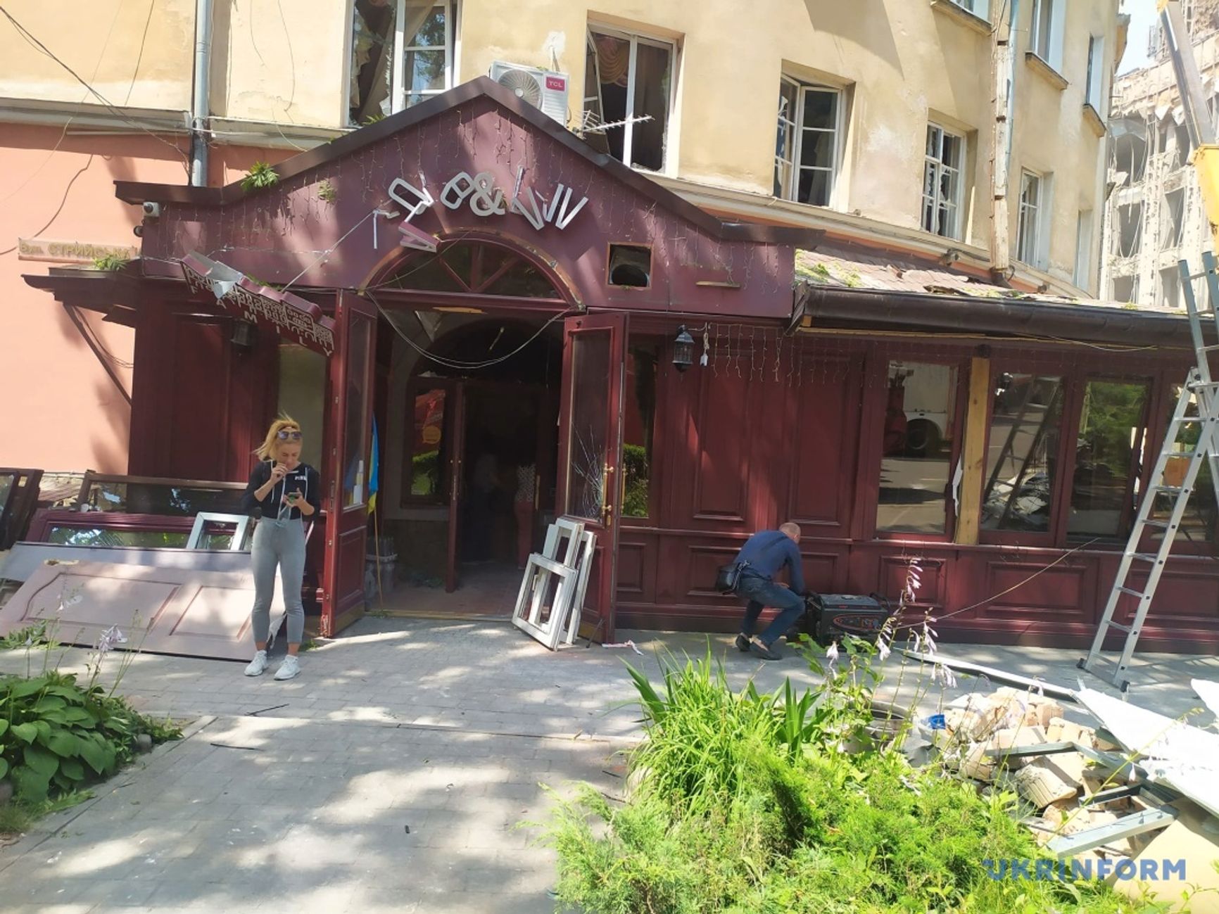 Ресторан Love & Lviv после ракетного удара