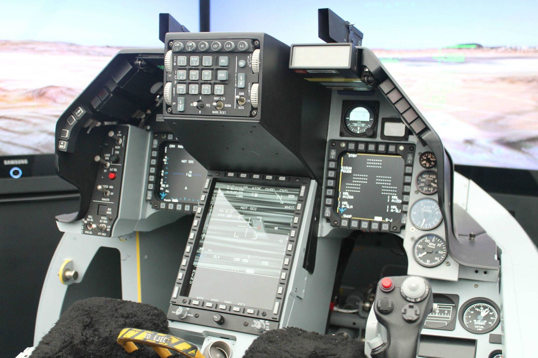 F-16V simulator