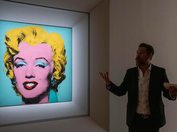 Портрет Мэрилин Монро работы Энди Уорхола продали за рекордные $195 млн