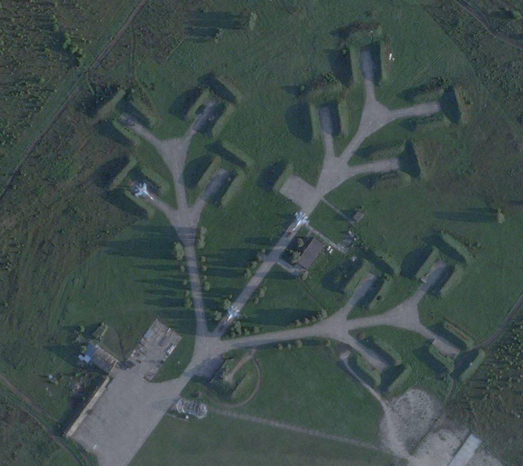 Спутниковый снимок аэродрома Халино