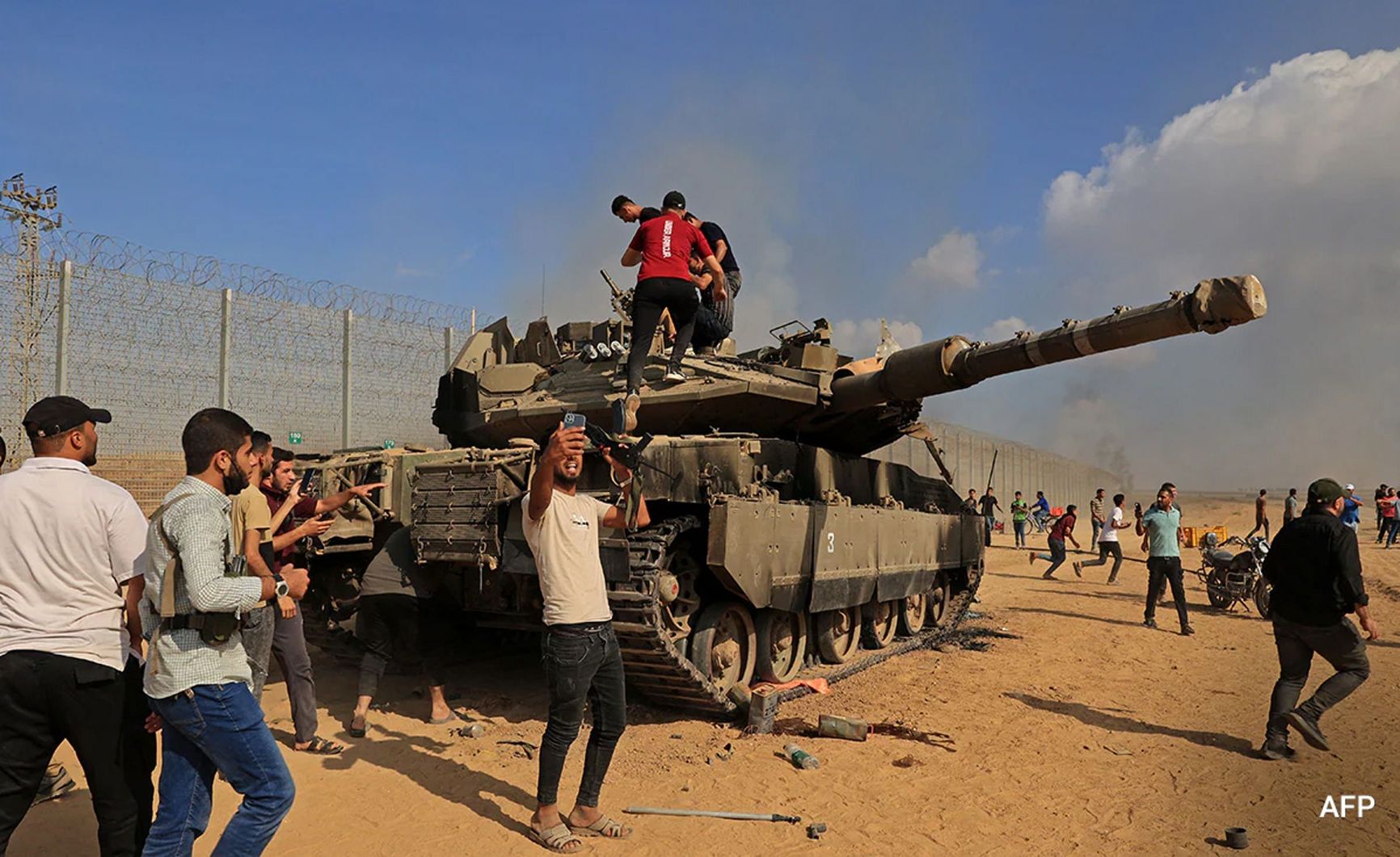 Israeli Merkava tank seized by Hamas fighters