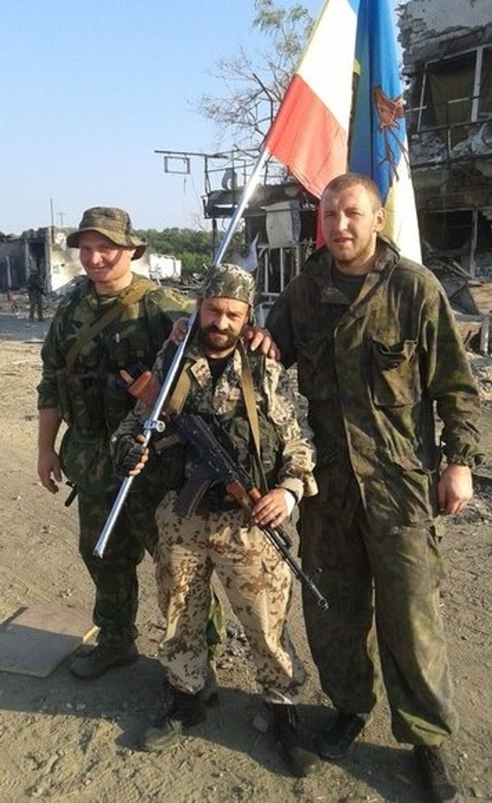 Денис Подымкин (крайний справа)