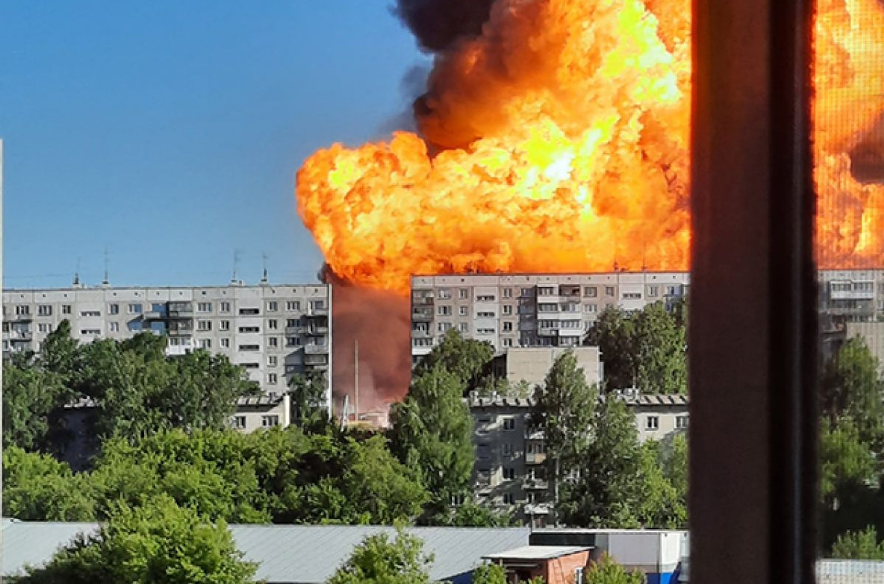 Новосибирск после теракта. Взрыв в Новосибирске 14 июня 2021. Взрыв бензоколонки в Новосибирске. Взрыв АГЗС В Новосибирске.