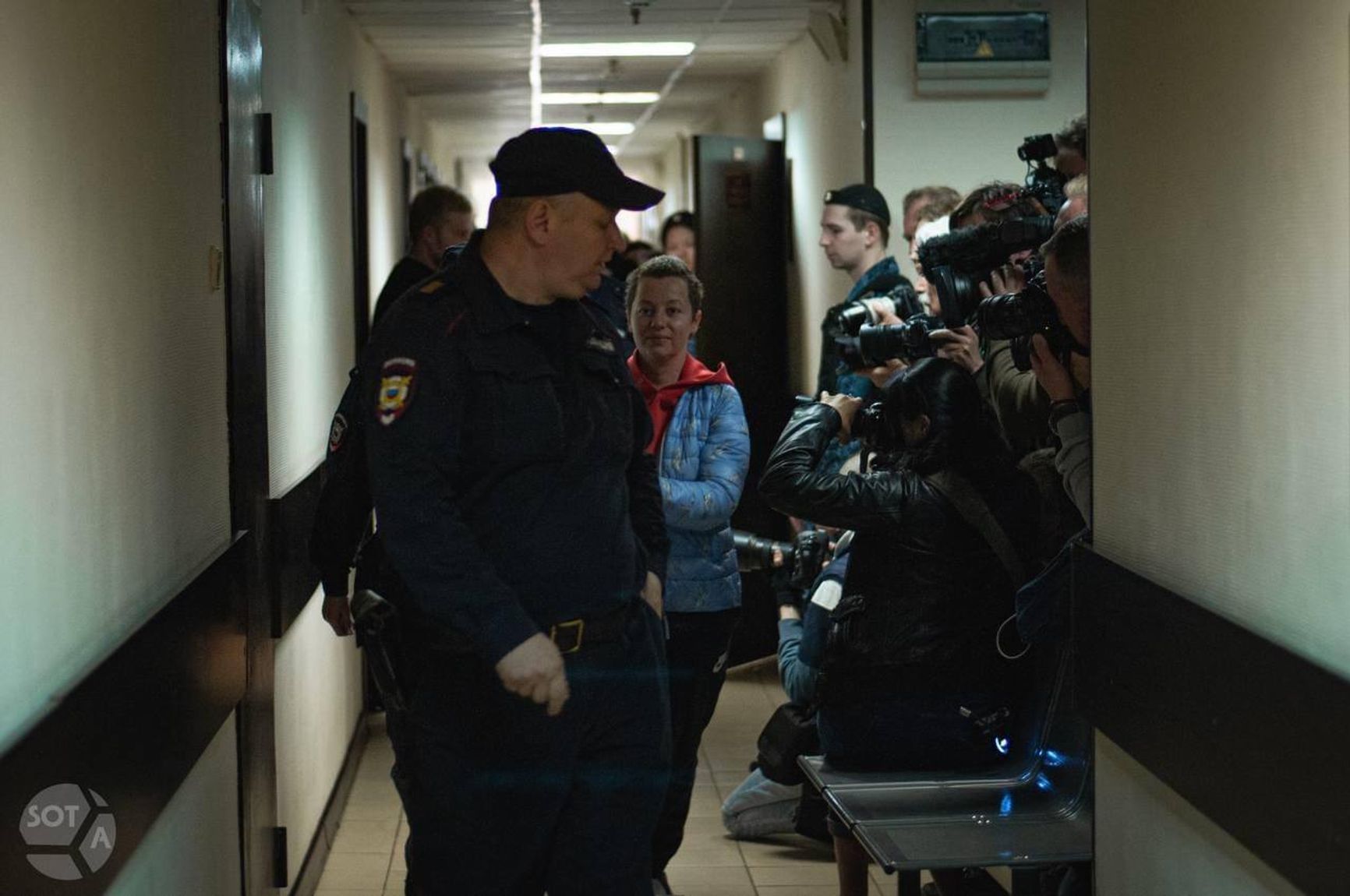 Berkovich being led through Moscow's Zamoskvoretsky District Court