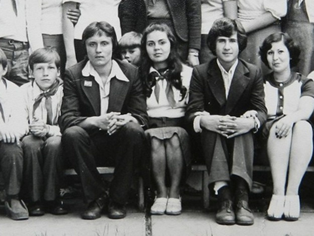 Игорь Коломойский (второй справа)