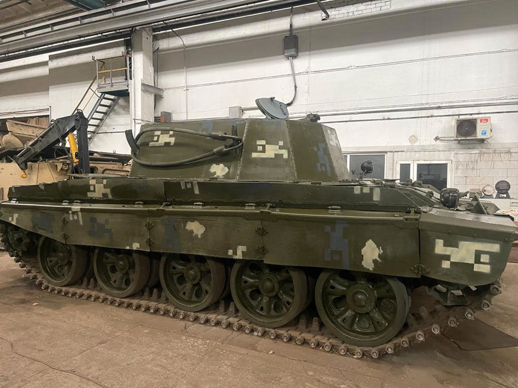 Украинская ремонтно-эвакуационная машина на базе Т-62