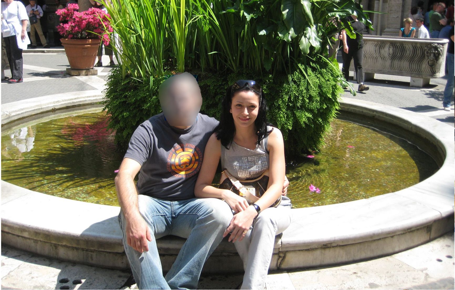«Мария Адела» в Ватикане со своим тогдашним бойфрендом-мальтийцем, фото примерно 2010 года