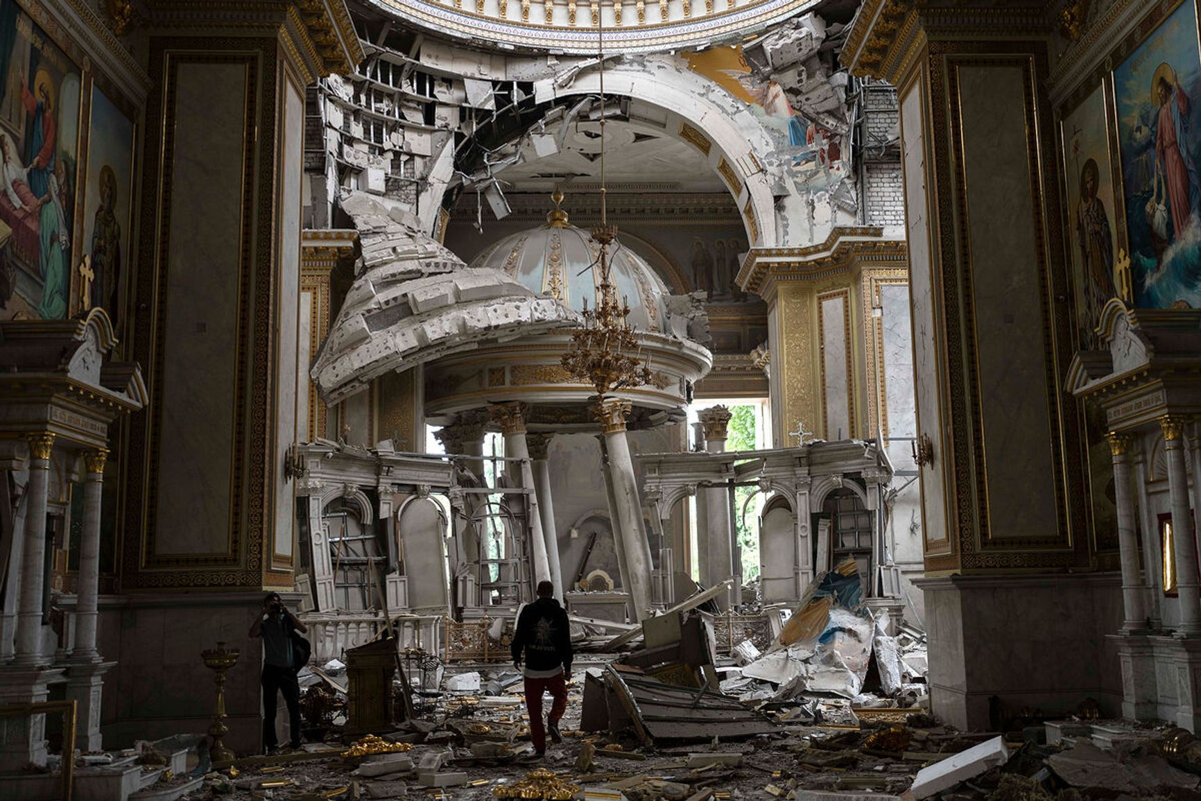 В результате ракетного удара крупнейший в Одессе Спасо-Преображенский кафедральный собор оказался практически разрушен. 23 июля 2023 года