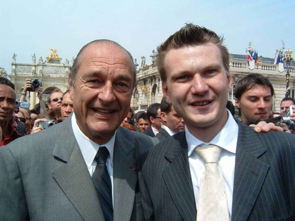Former French president Jacques Chirac and Oleg Kurbatov (right)