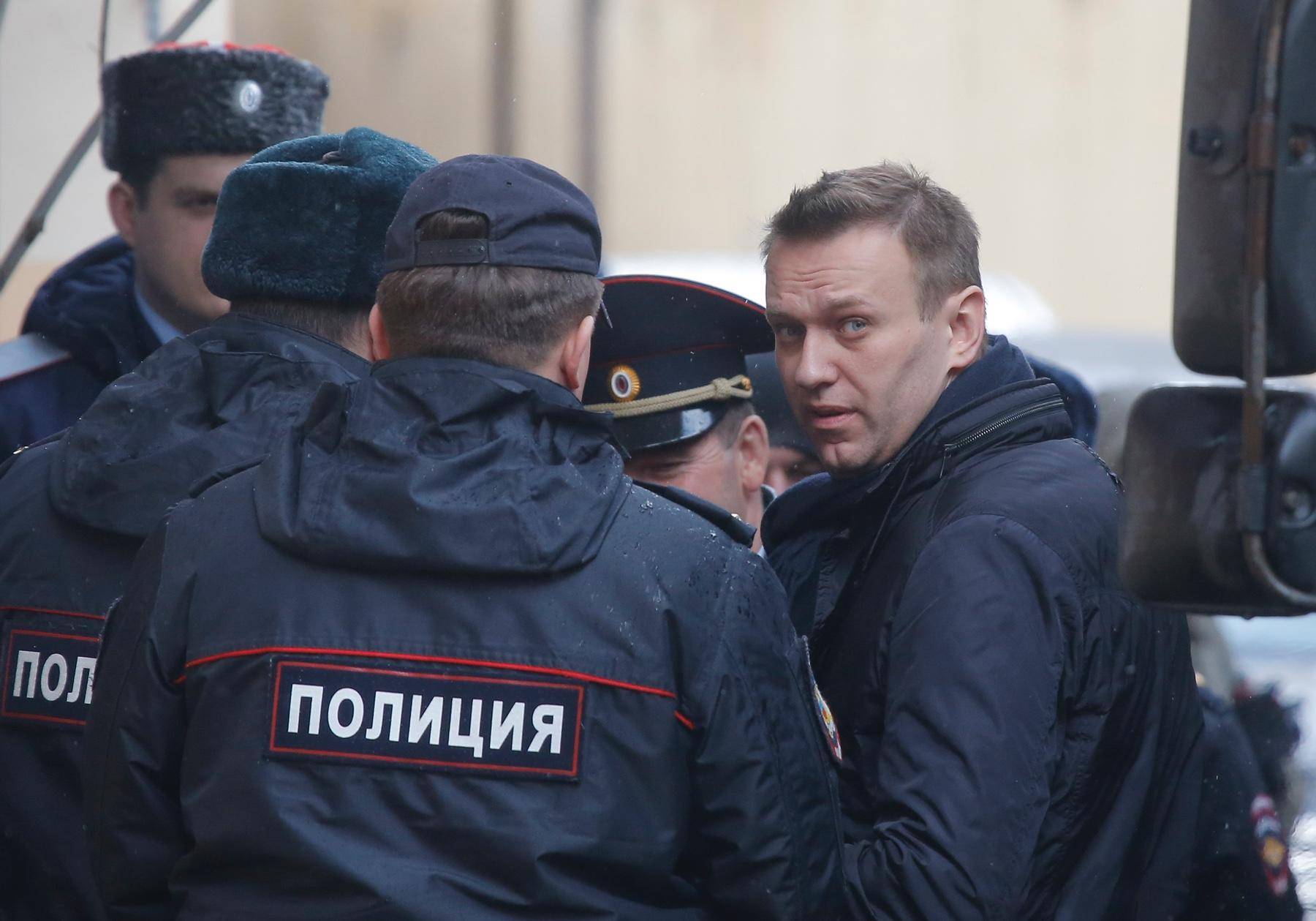 «Врач сказал, что „некоторые вещи конфиденциальны“, и увел полицейских в другую комнату», — пресс-секретарь ФБК о ситуации с Навальным