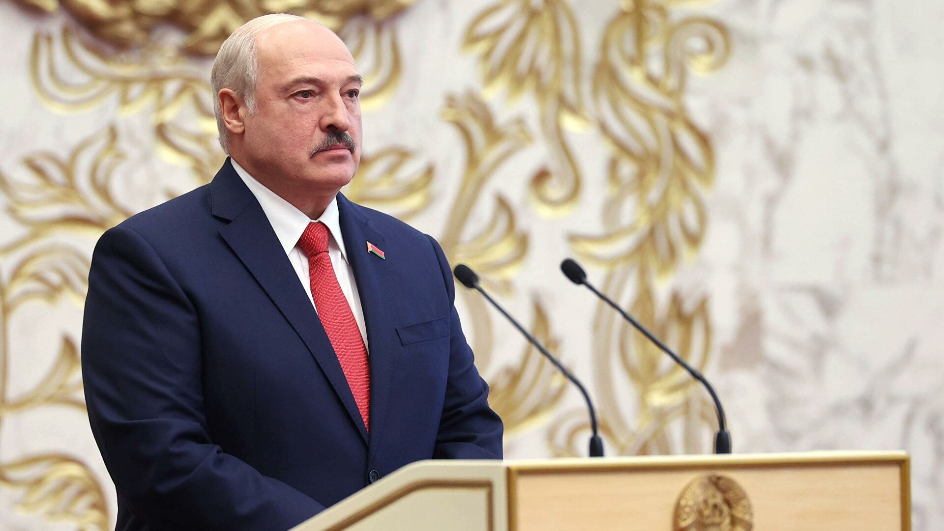 «Страна помещается в серую зону». Политологи о реакции Запада на инаугурацию Лукашенко