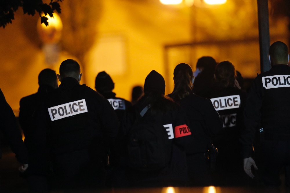 Во Франции после убийства учителя провели обыски у десятков подозреваемых в исламизме