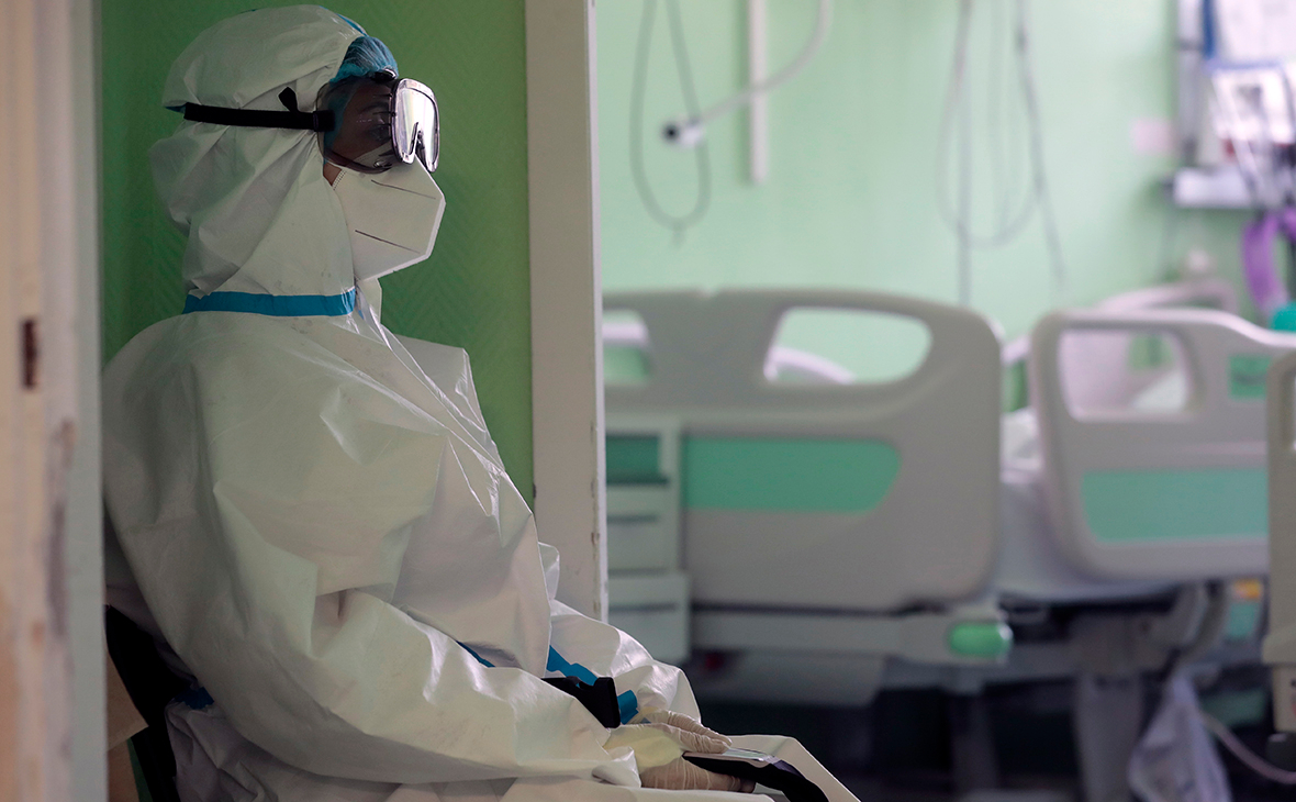 В России официально выявлено 22 702 новых случая коронавируса, из них 6427 — в Москве