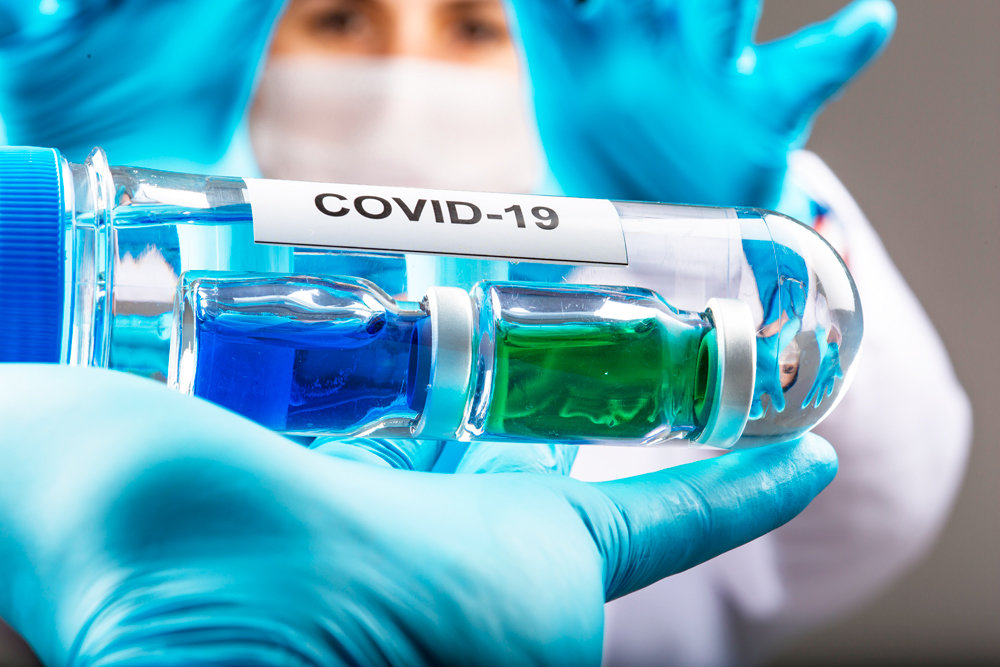 Привить нельзя помиловать. Надо ли бояться российской вакцины от COVID?