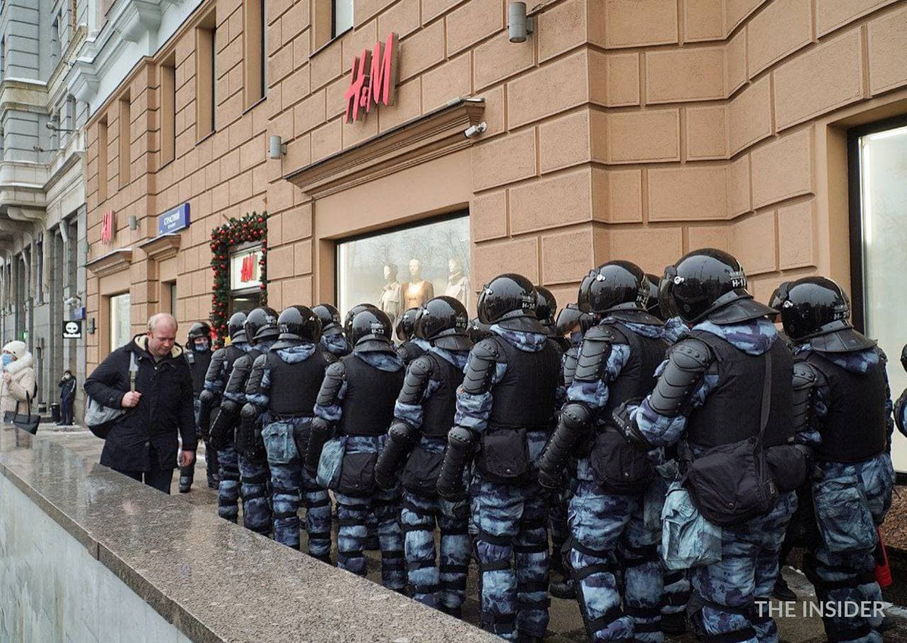 В России прошли акции в поддержку Навального. По всей стране задержали более 3000 человек