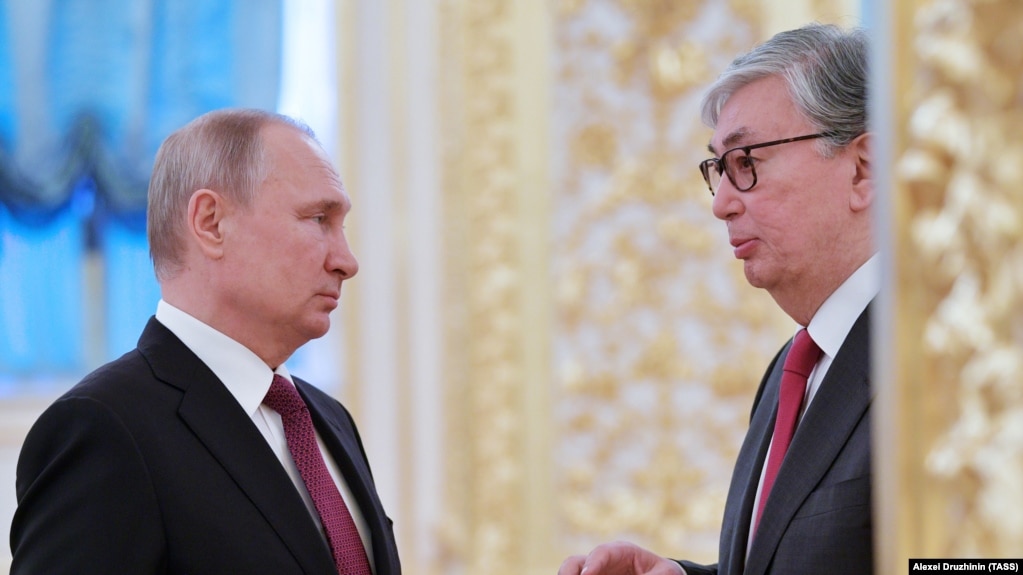 Подставляешь, брат. Как Россия втягивает Казахстан в санкционную войну