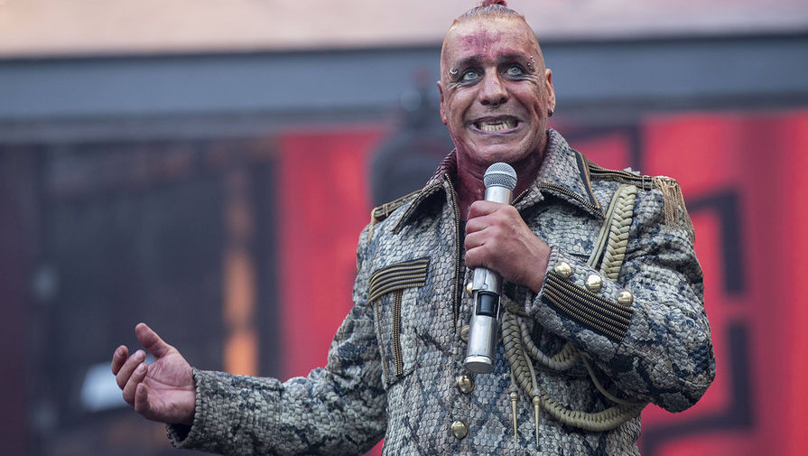 Солист Rammstein отменил выступление на фестивале в Твери после того, как к нему в гостиницу пришли силовики