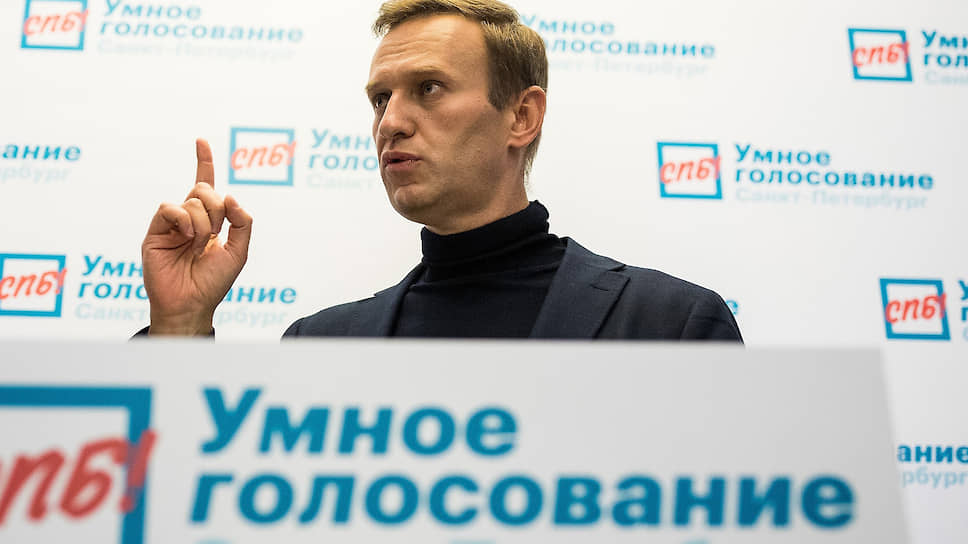 Роскомнадзор потребовал от YouTube удалить с канала Навального три ролика со списками «Умного голосования»