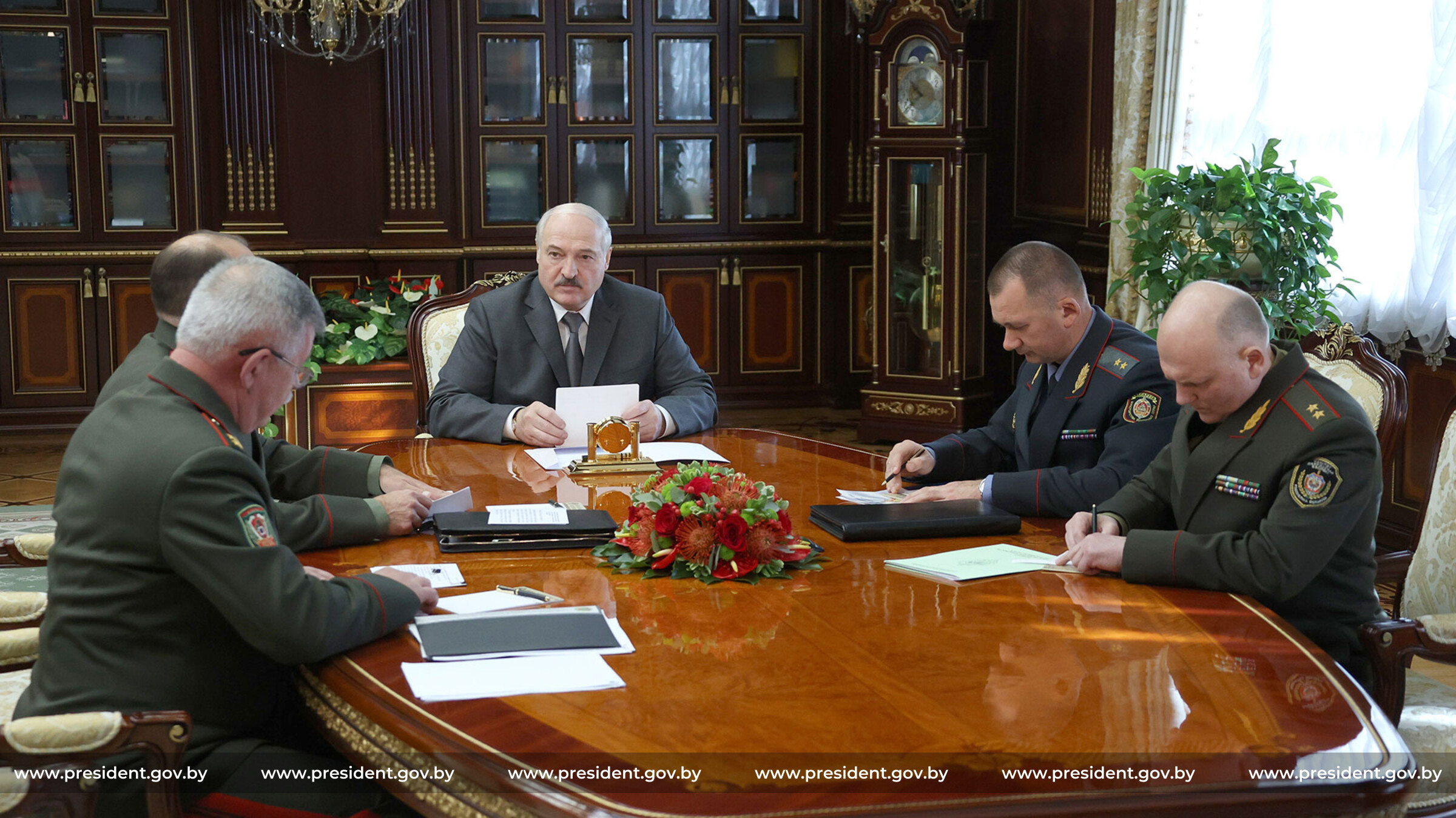 «На наших границах появилась недружественная сила» — политолог Константин Батозский об угрозах Лукашенко в адрес Украины