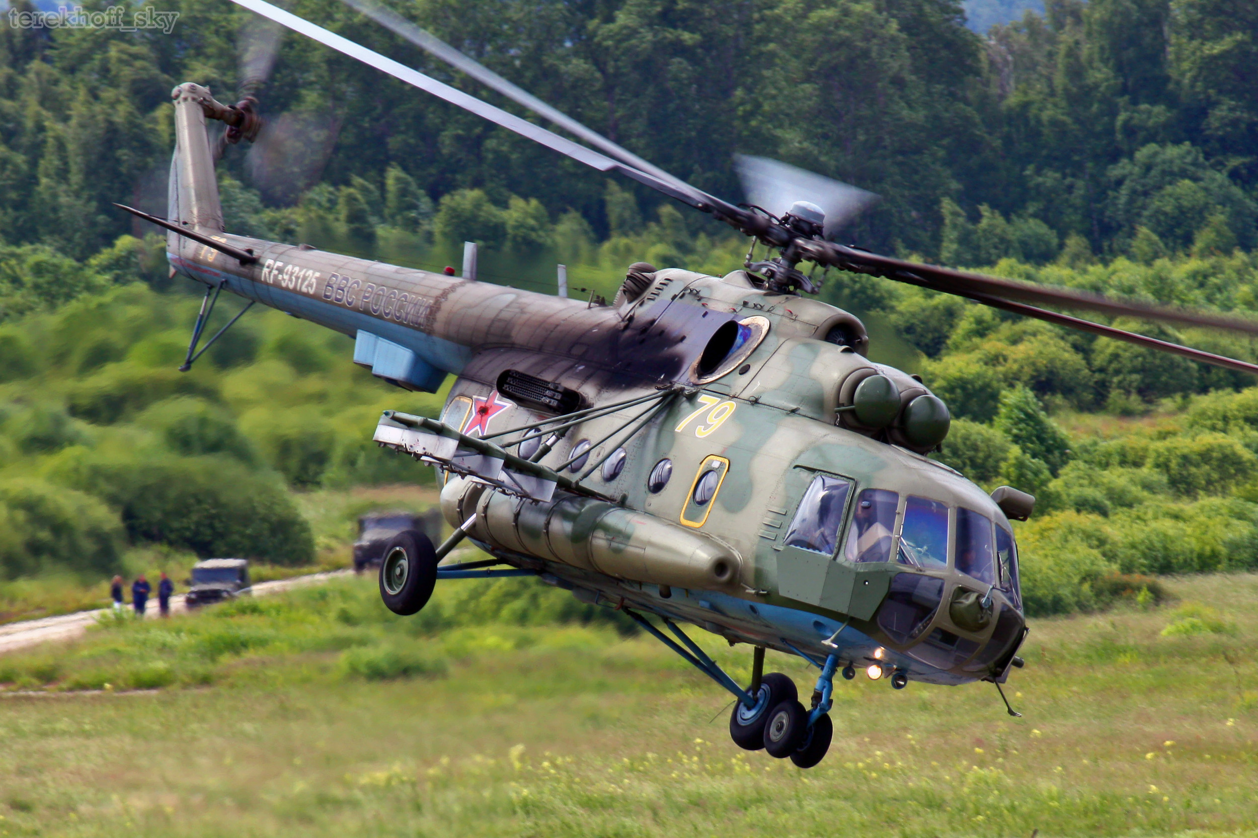 Подтверждено падение второго вертолета Ми-8 в Брянской области — Baza