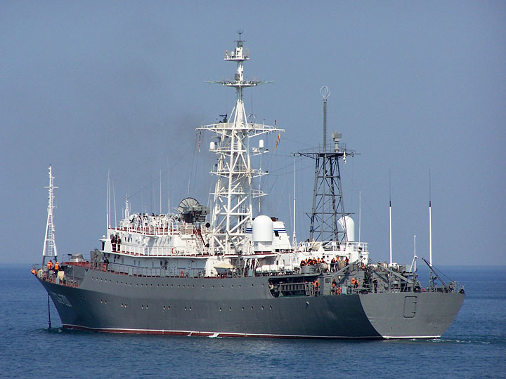 Российский военный корабль «Приазовье» был атакован с помощью морских беспилотников — Минобороны РФ