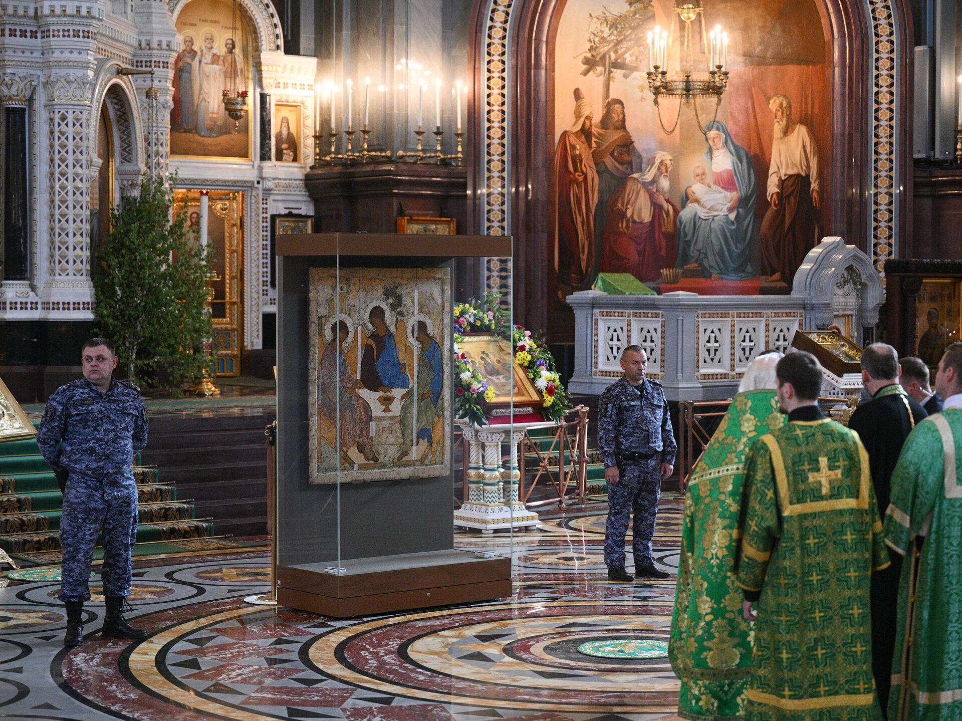 Икону Андрея Рублева «Троица» передали в безвозмездное пользование РПЦ