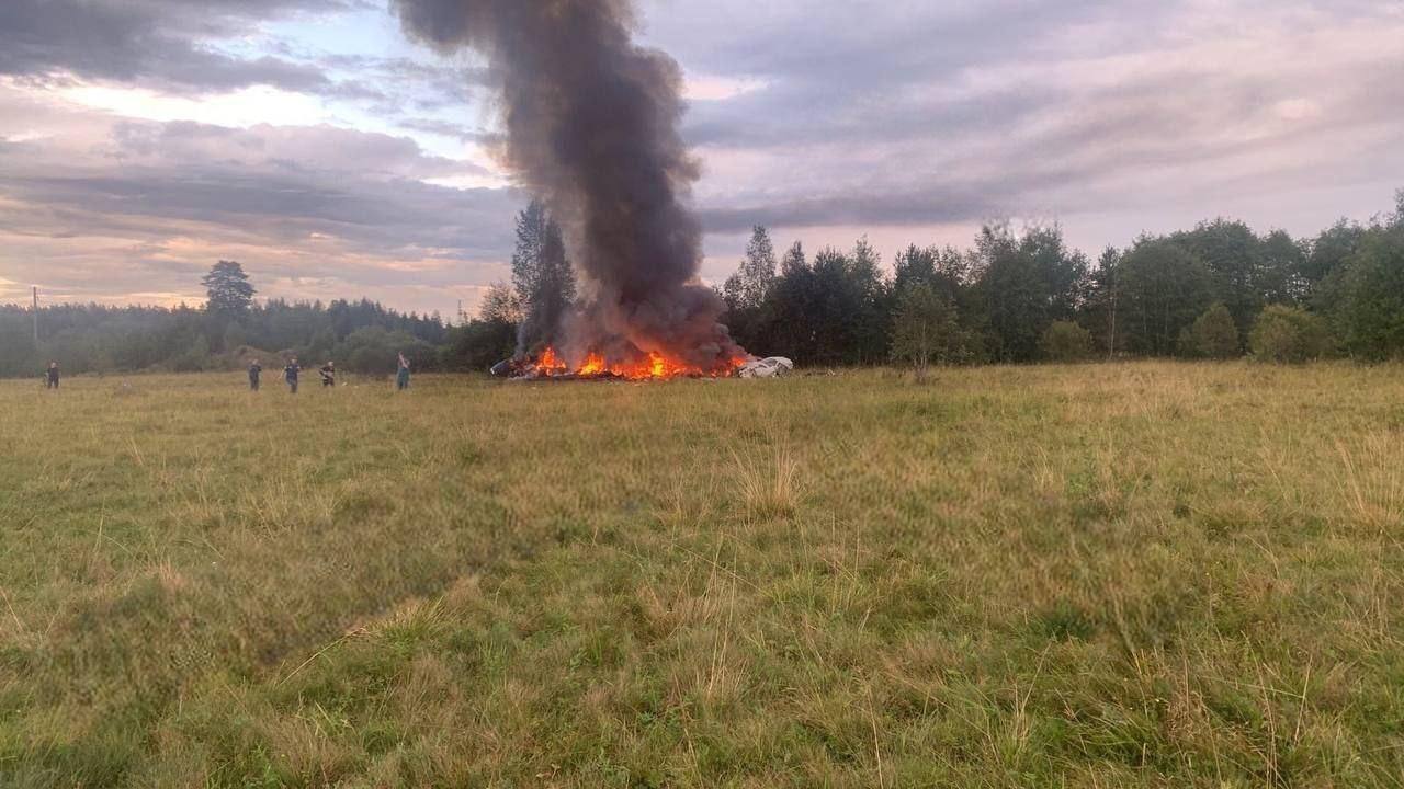 В Тверской области разбился самолет Embraer. Среди пассажиров значился Евгений Пригожин — Росавиация