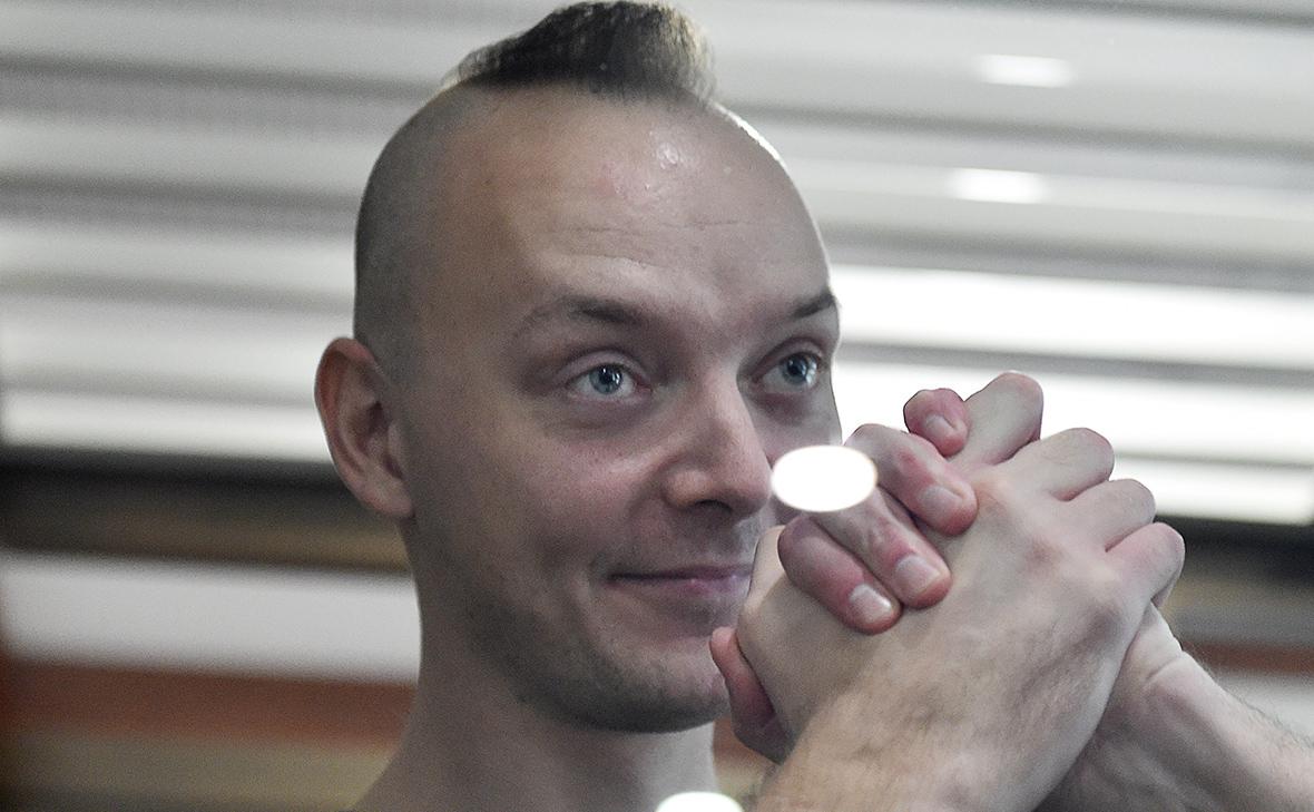 «Там матрас похож на простыню по толщине» — адвокат об условиях содержания Ивана Сафронова в туберкулезной больнице в Красноярске