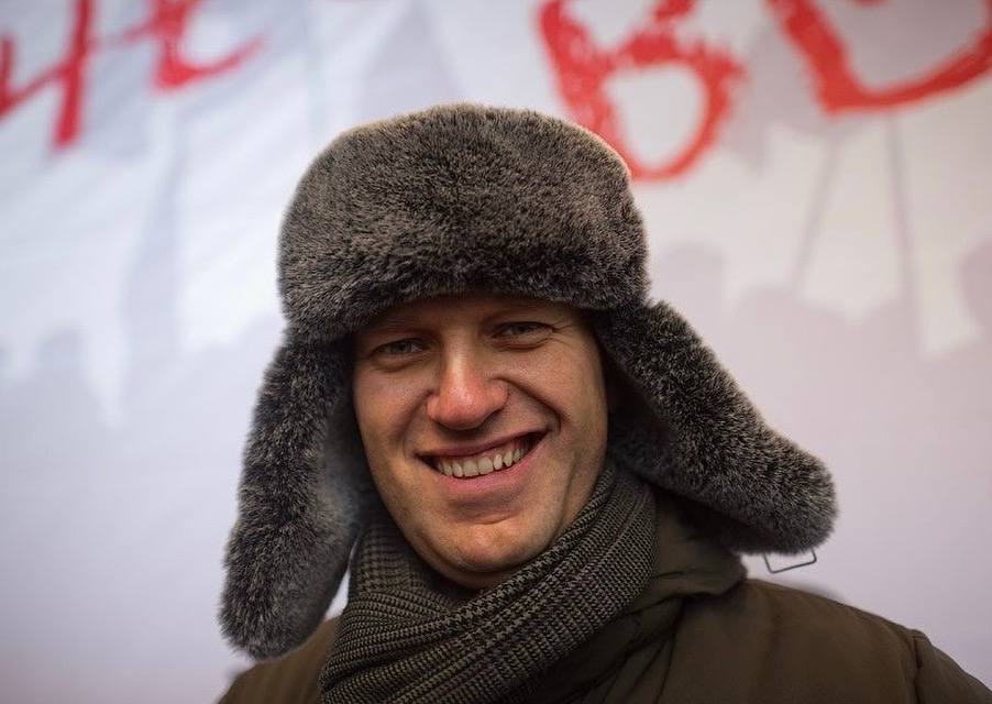 «За меня не переживайте. У меня все хорошо» — Алексей Навальный написал письмо из новой колонии