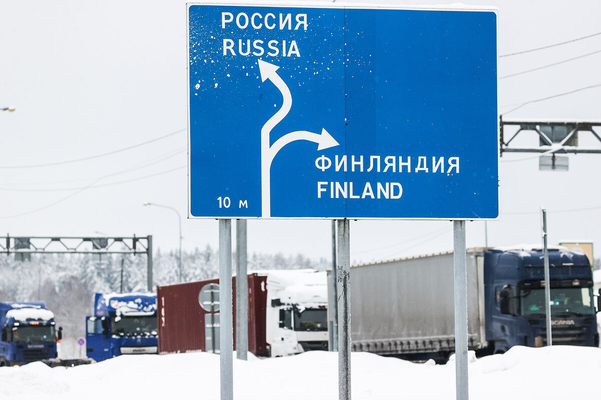 Финляндия продлит закрытие всех КПП на границе с РФ. Согласно предыдущему решению властей страны, оно действовало до 14 января