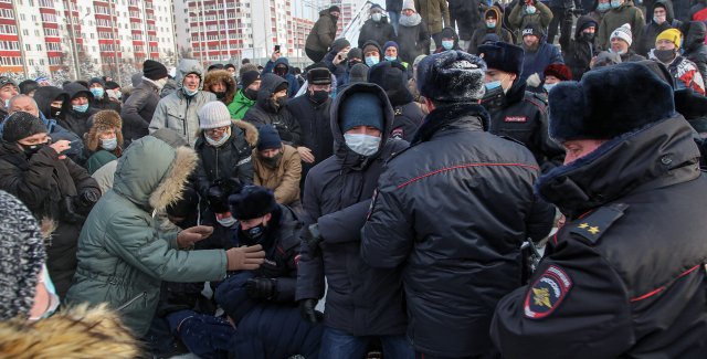 Суд в Башкирии арестовал уже 17 участников митинга в поддержку осужденного экоактивиста
