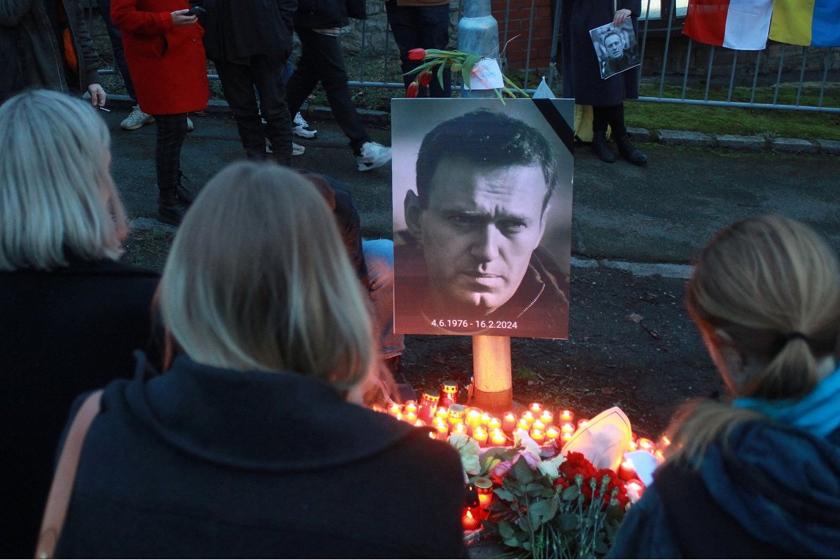 «Спустя сутки поисков помещения для прощания с Навальным нет. Отказываются, услышав фамилию» — Кира Ярмыш