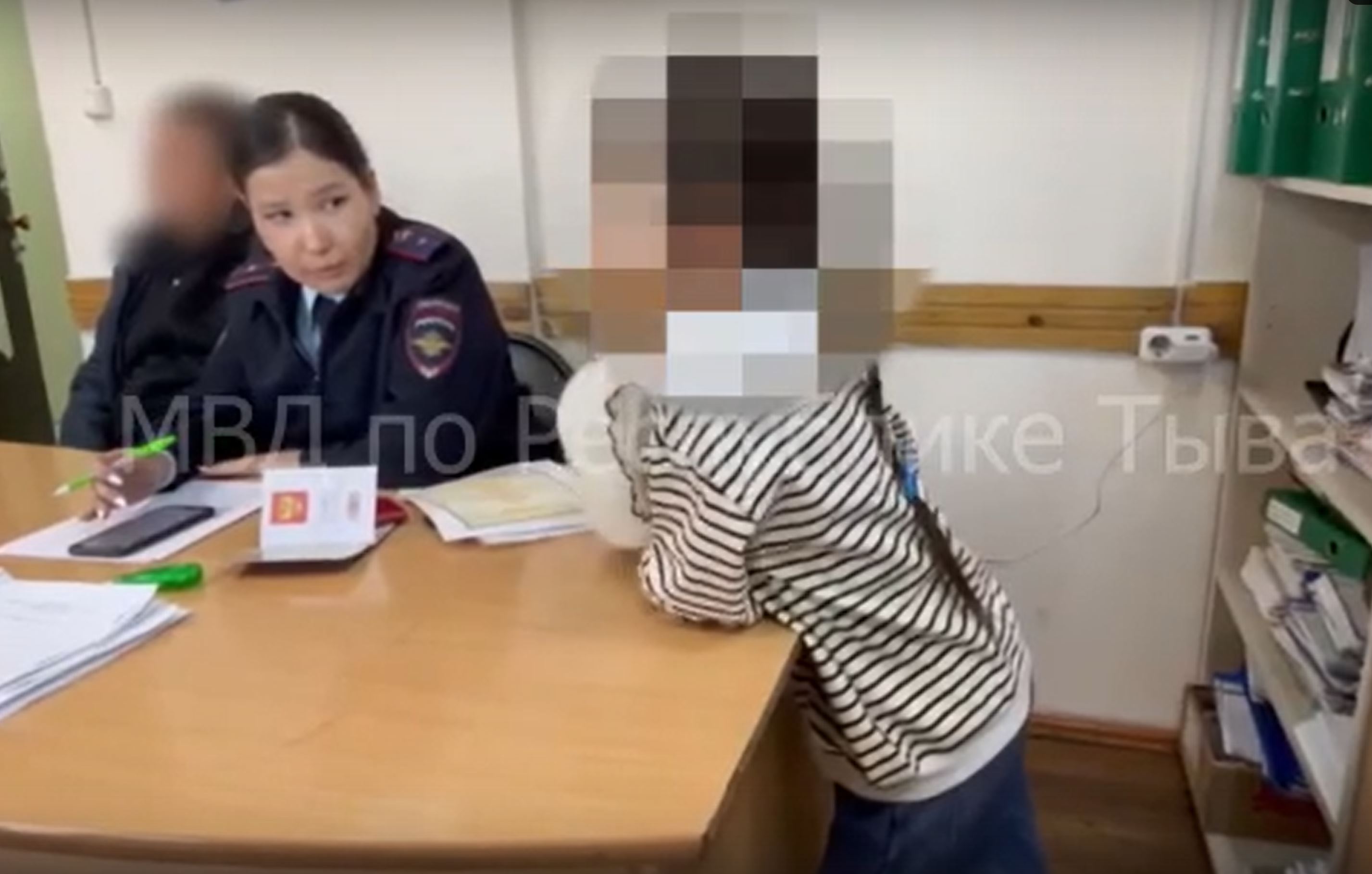 Полиция задержала 9-летнюю девочку за сообщение в мессенджере