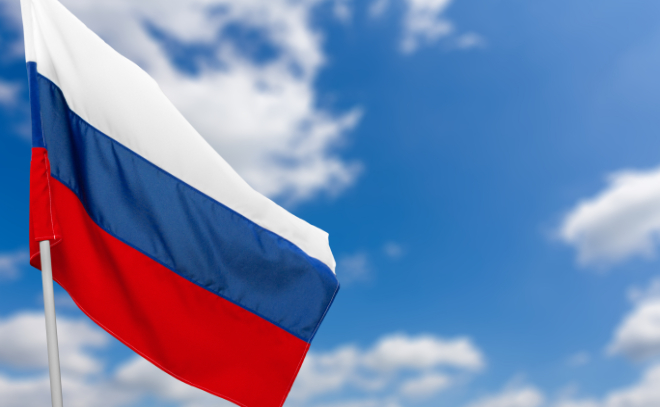 Жителю Иркутска дали 4 года колонии за сорванный российский флаг и комментарии в Telegram-каналах