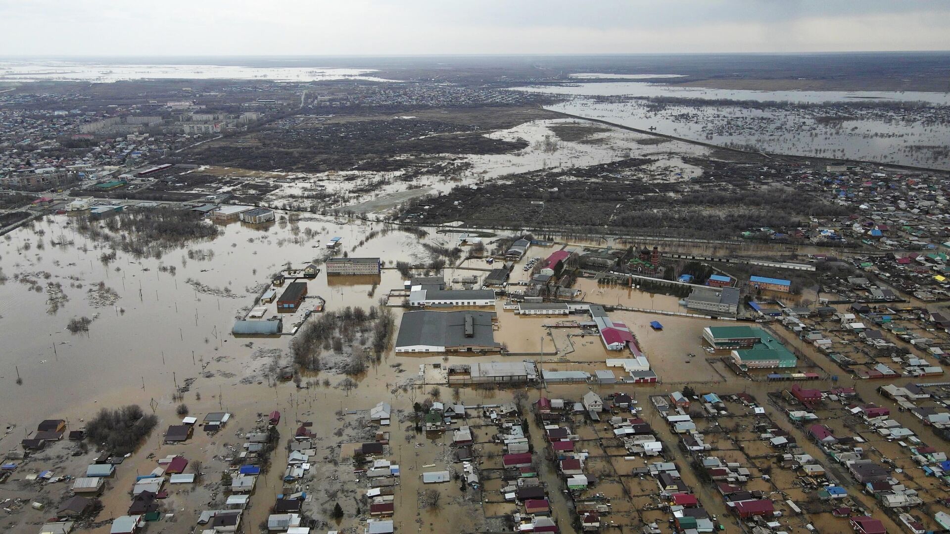 Пострадавшие от паводка в Оренбургской области сообщают о случаях мародерства и мошенничества