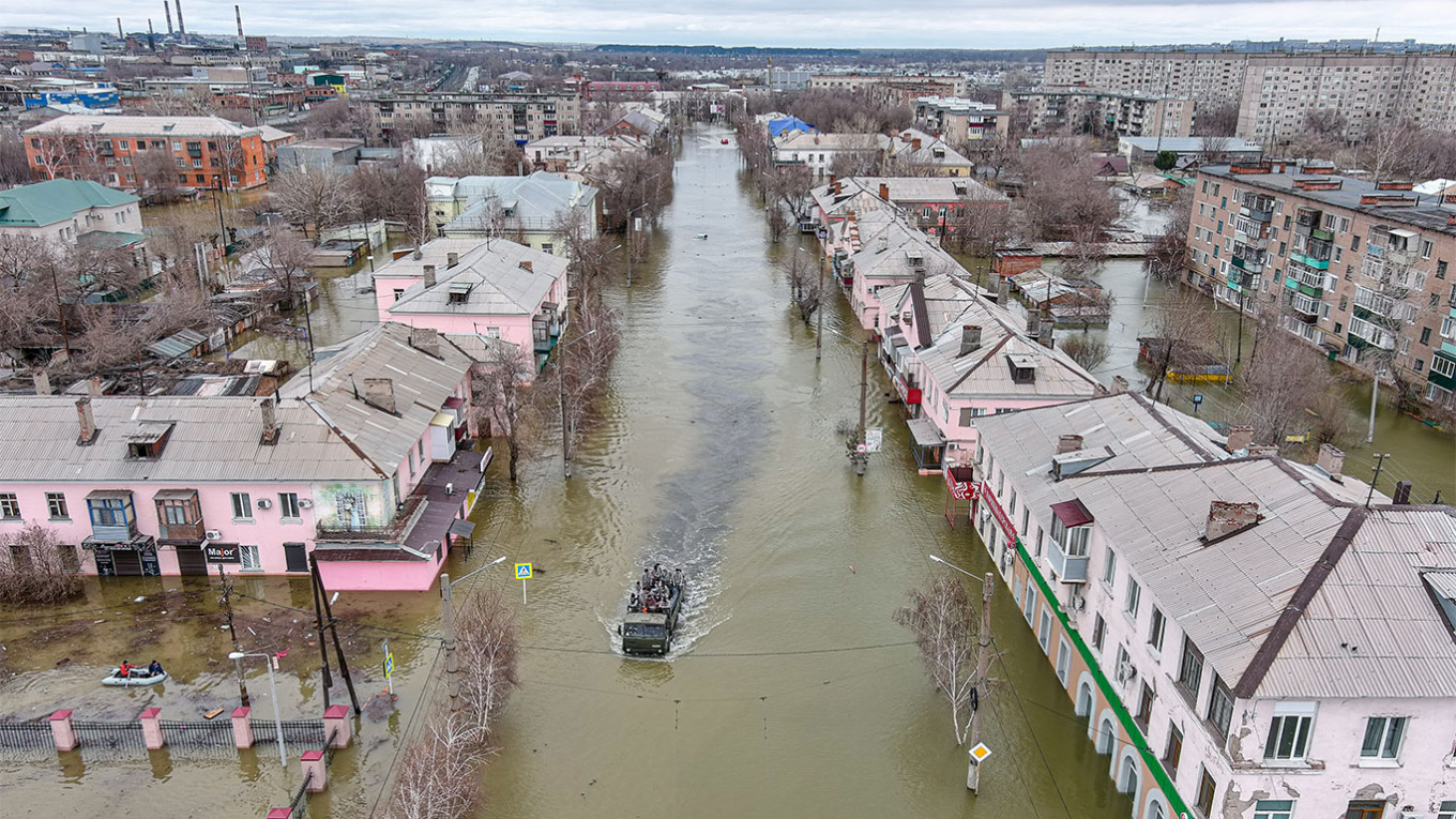 Наводнение в России — самое масштабное за последние 70 лет. Затопление угрожает Курганской и Тюменской областям — Reuters