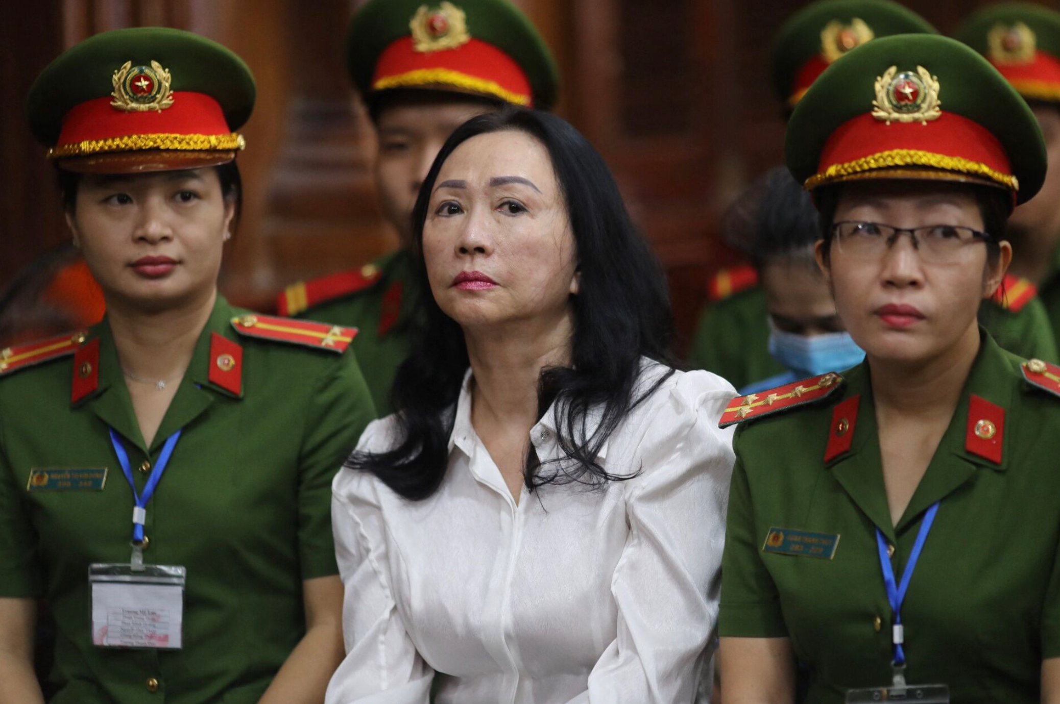 Суд во Вьетнаме приговорил к смертной казни 68-летнюю бизнесвумен за создание пирамиды на более чем $12 млрд